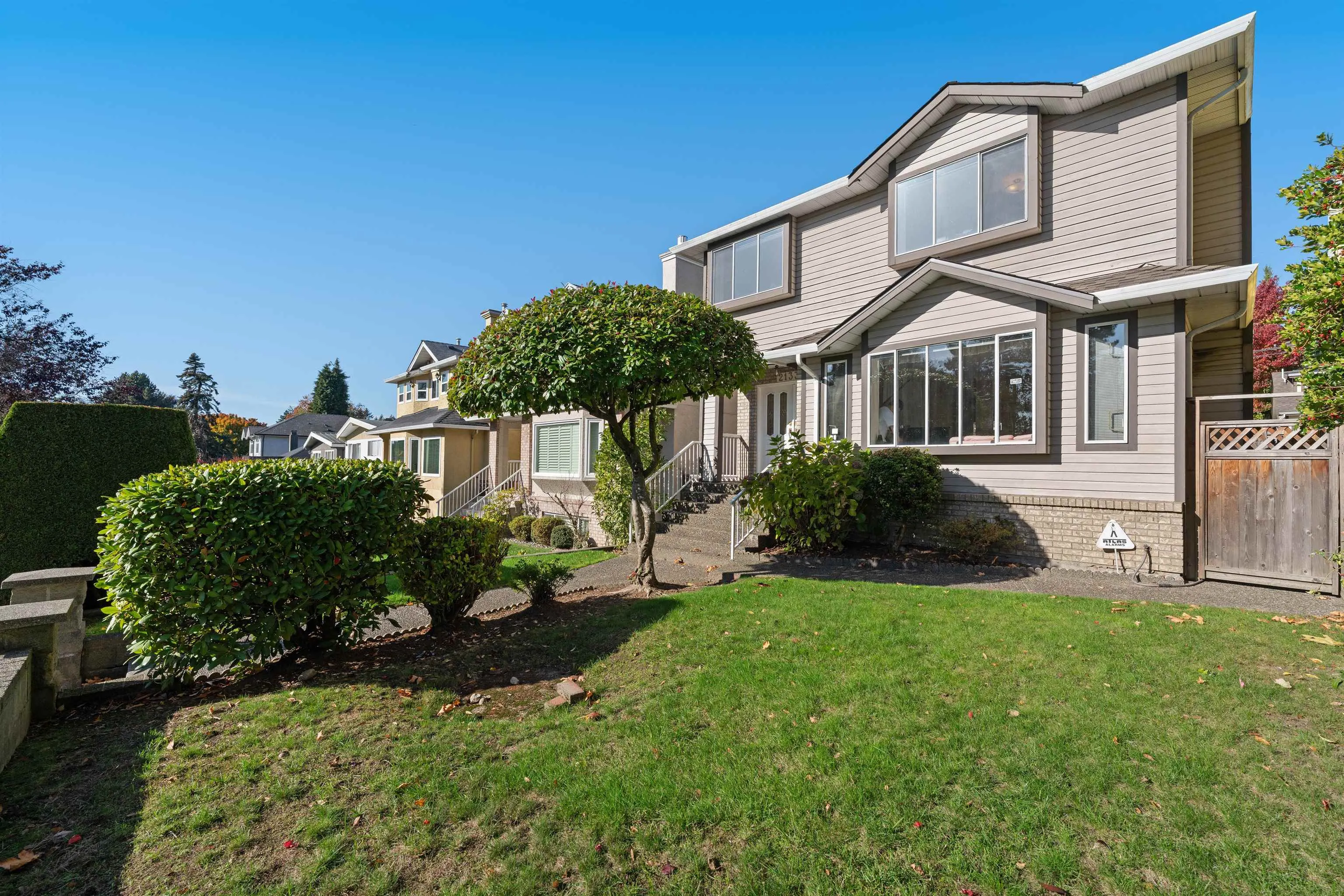 2133 W 49th Avenue
