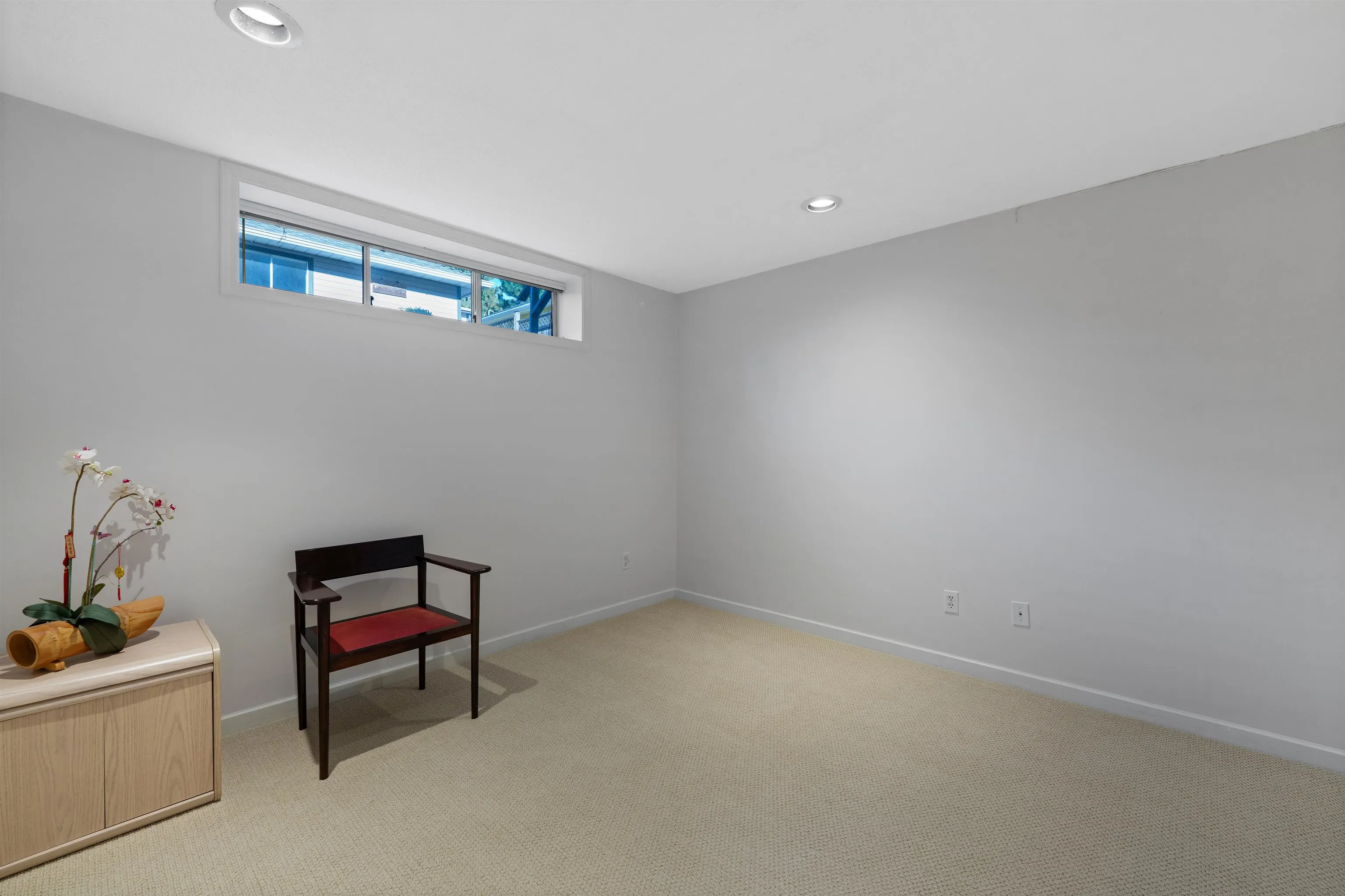 2133 W 49th Avenue