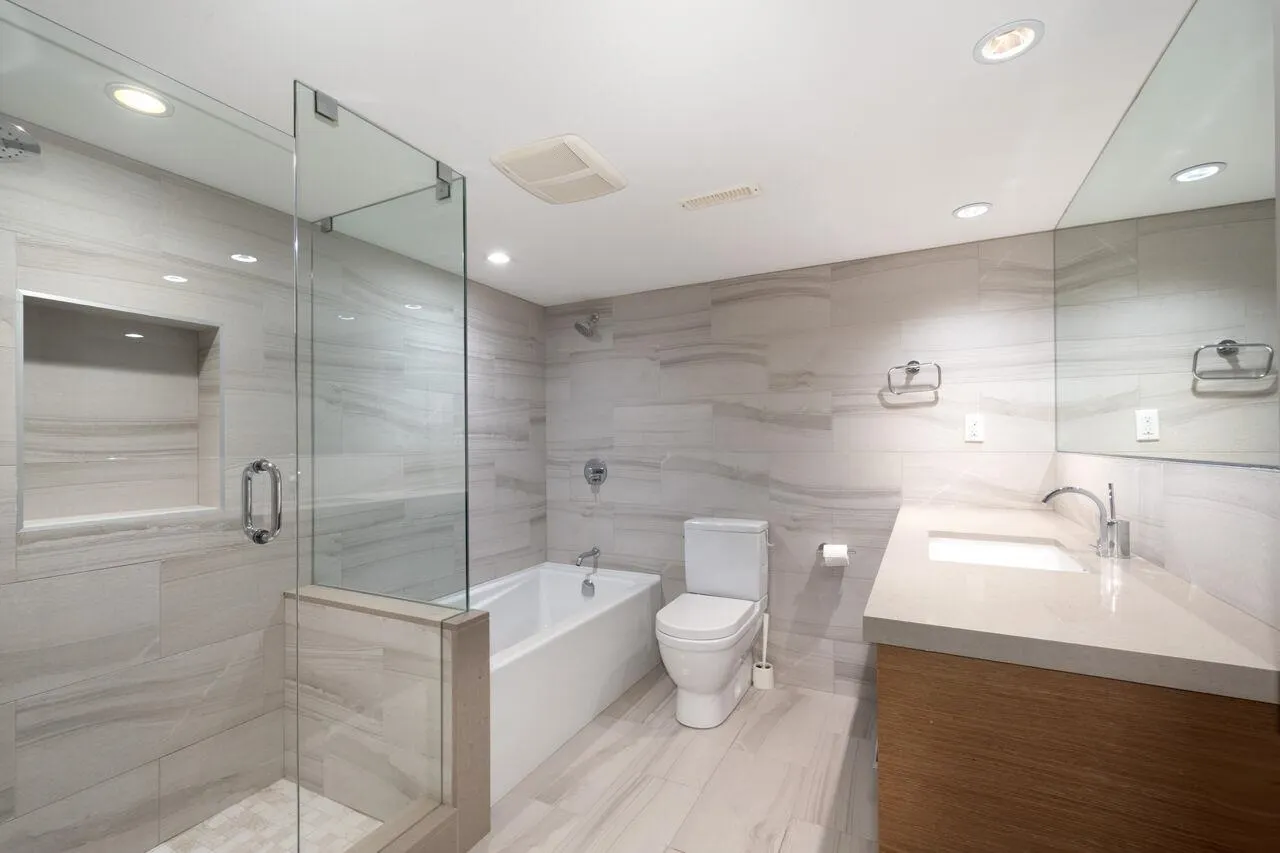 338 N Dollarton Highway