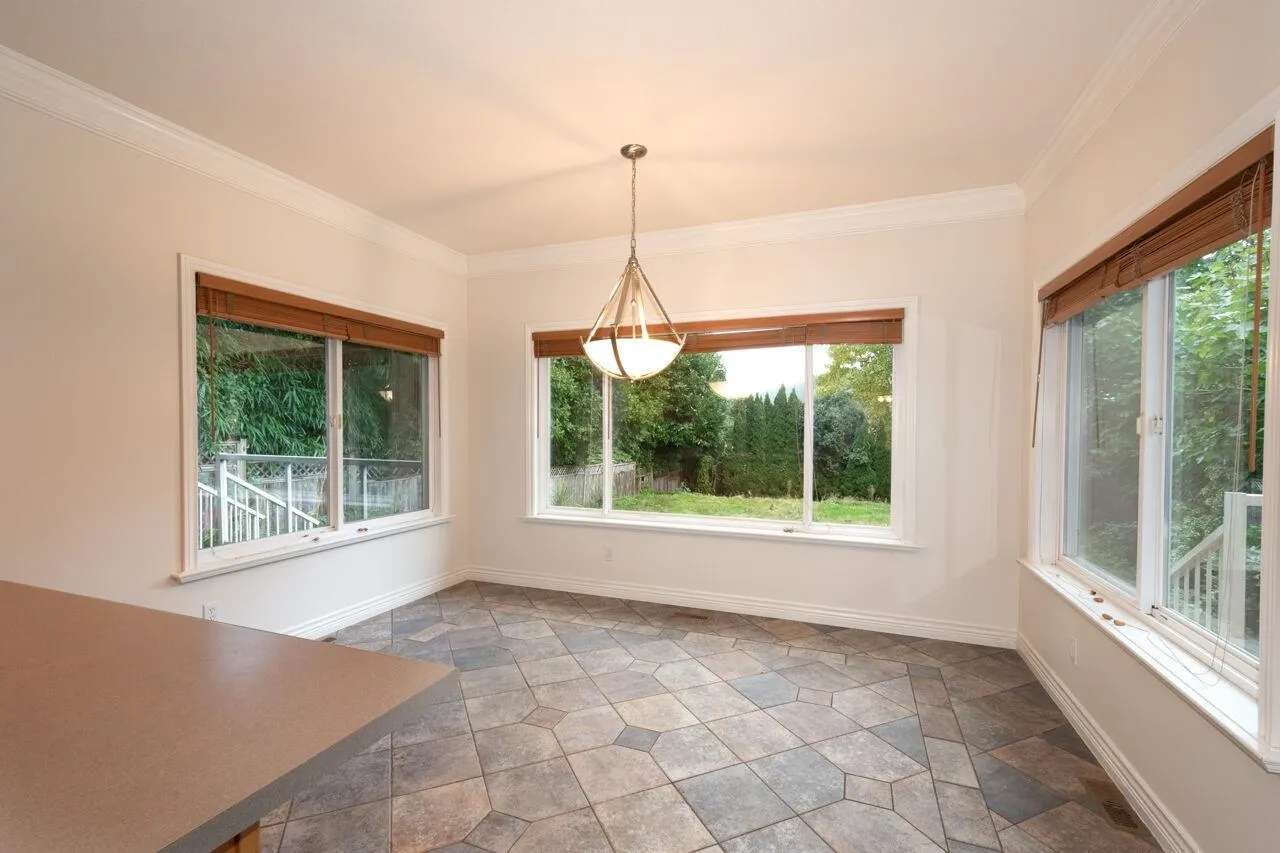 338 N Dollarton Highway