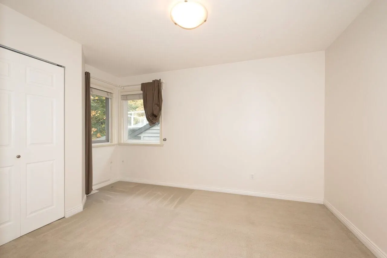 338 N Dollarton Highway