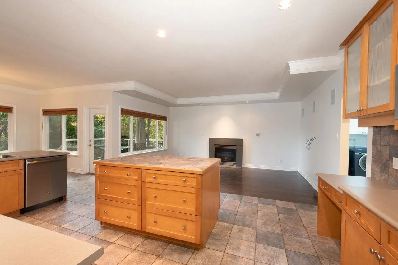 338 N Dollarton Highway