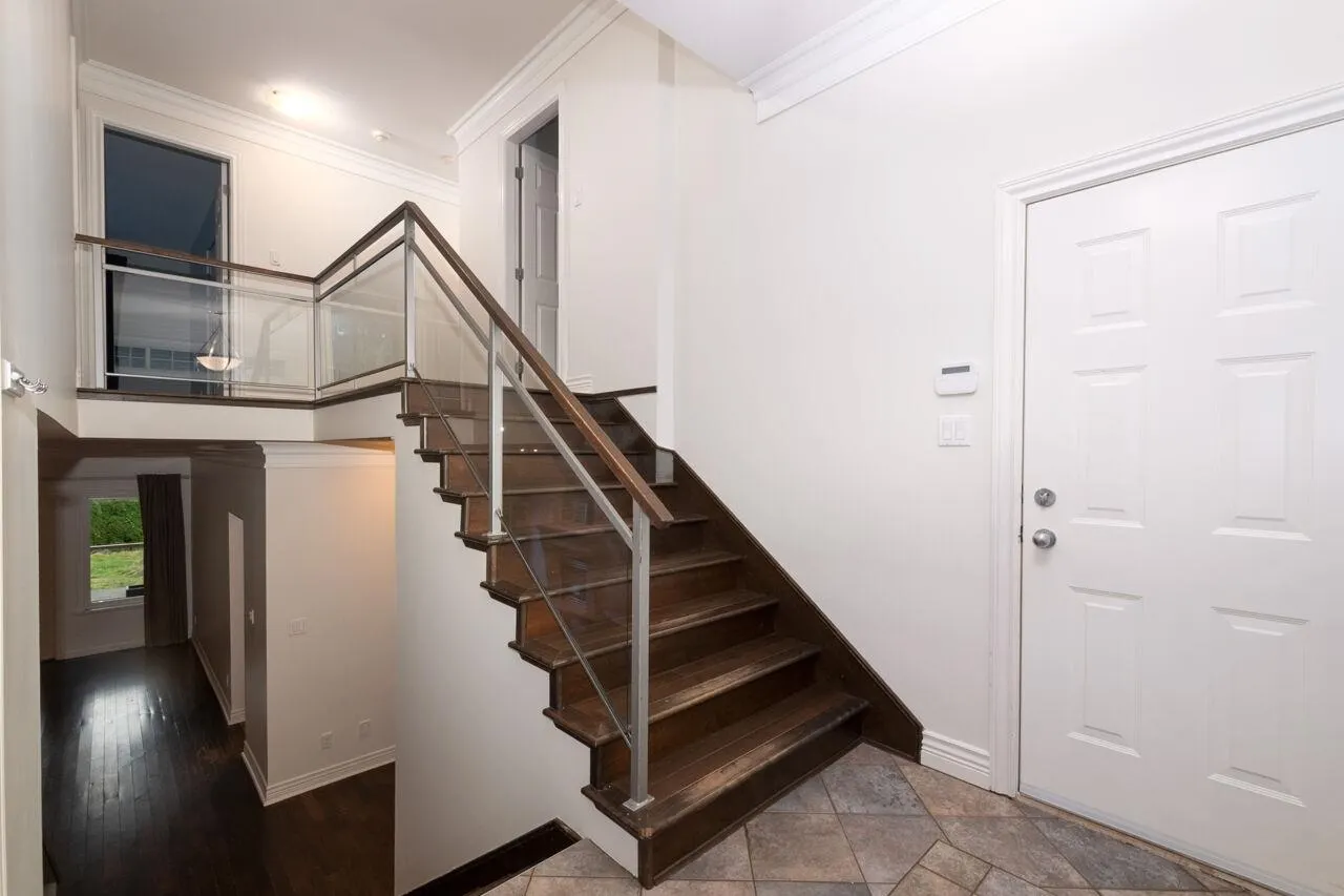 338 N Dollarton Highway