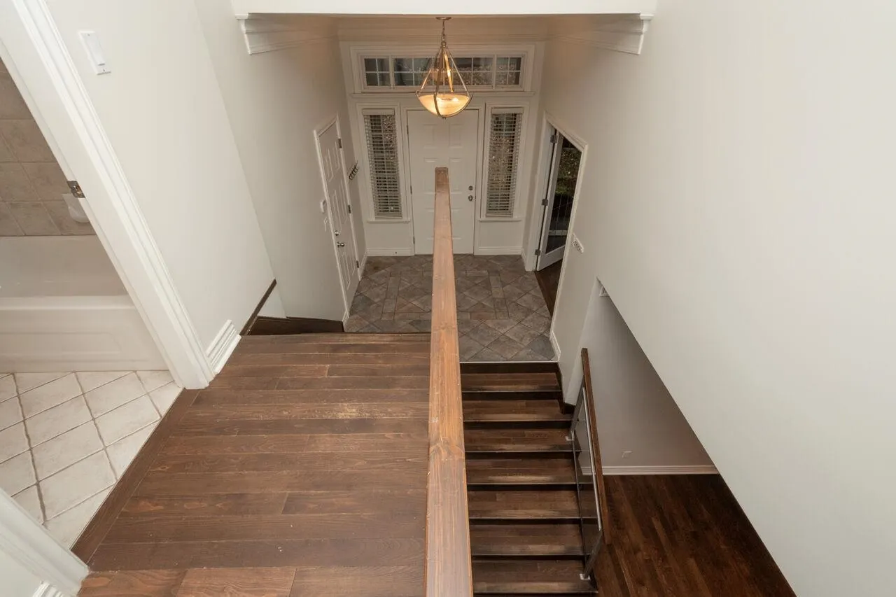 338 N Dollarton Highway