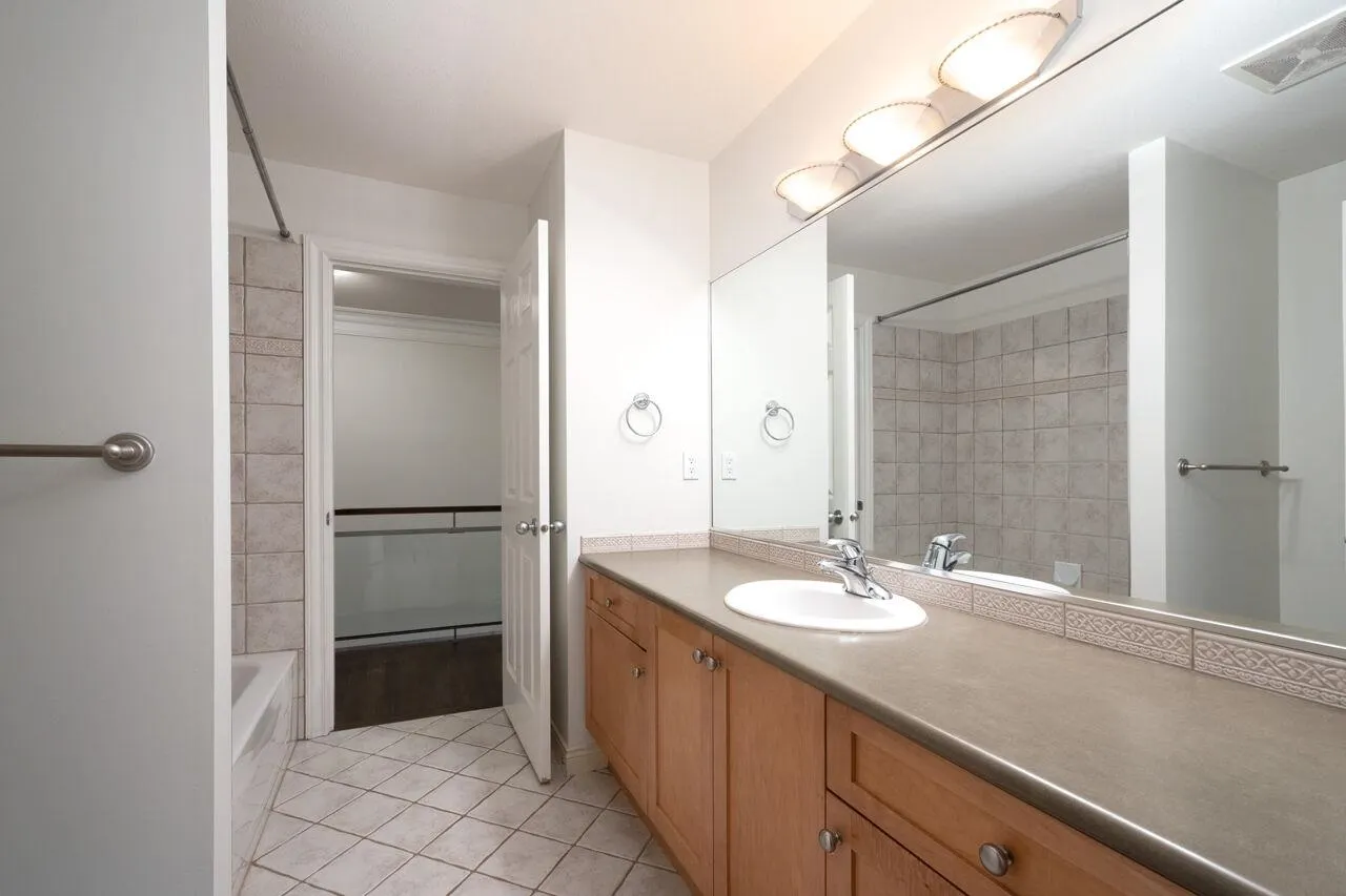 338 N Dollarton Highway