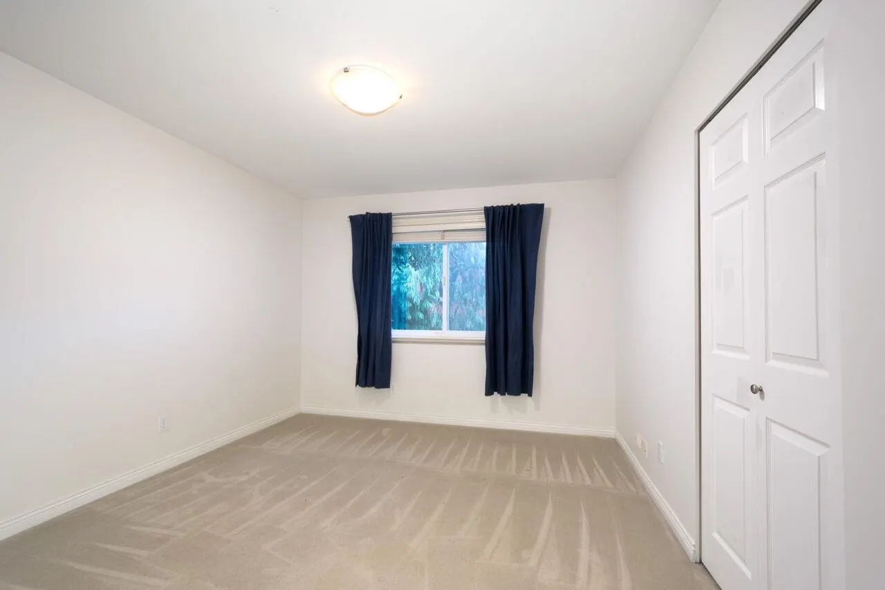 338 N Dollarton Highway