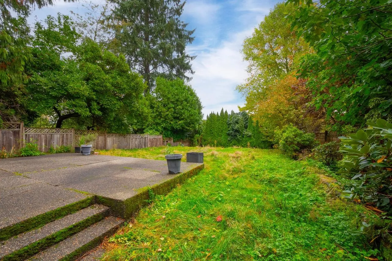 338 N Dollarton Highway