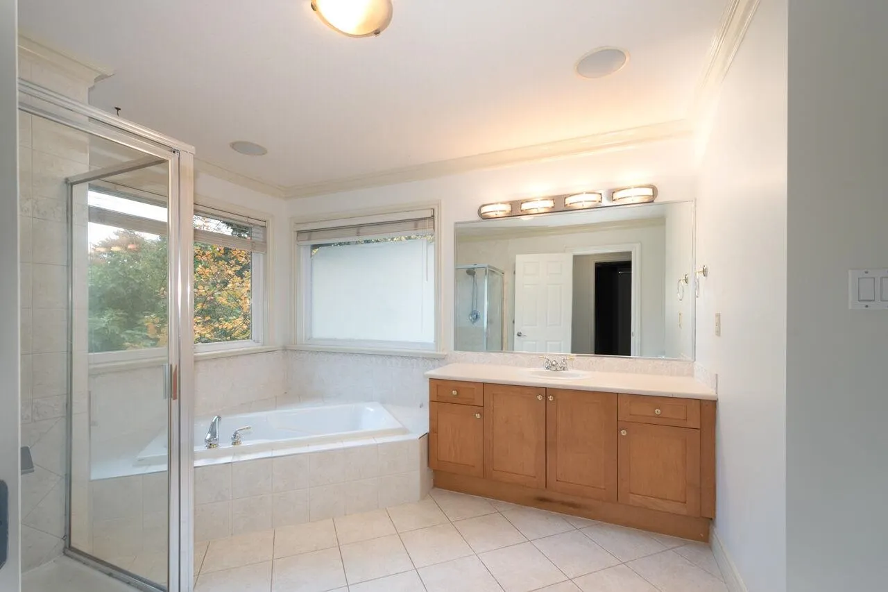 338 N Dollarton Highway