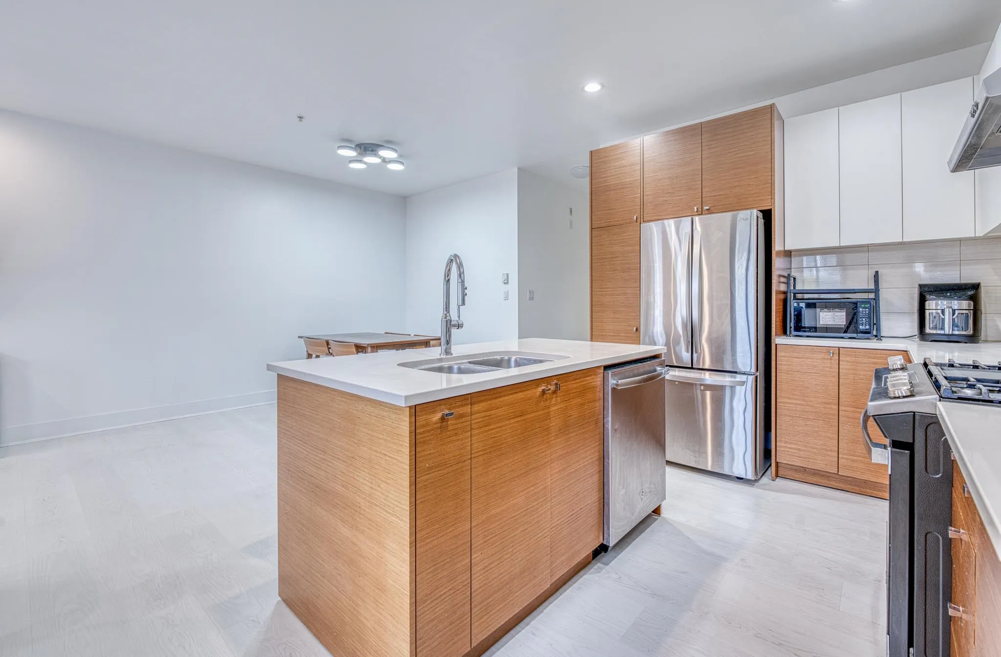 205 3900 Moncton Street