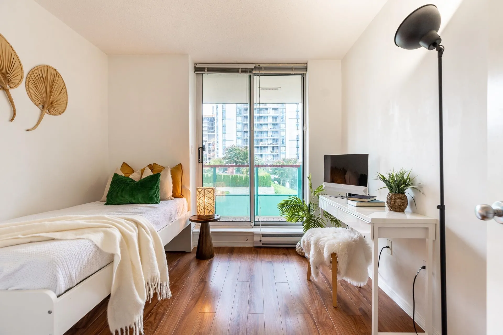 405 1148 Heffley Crescent