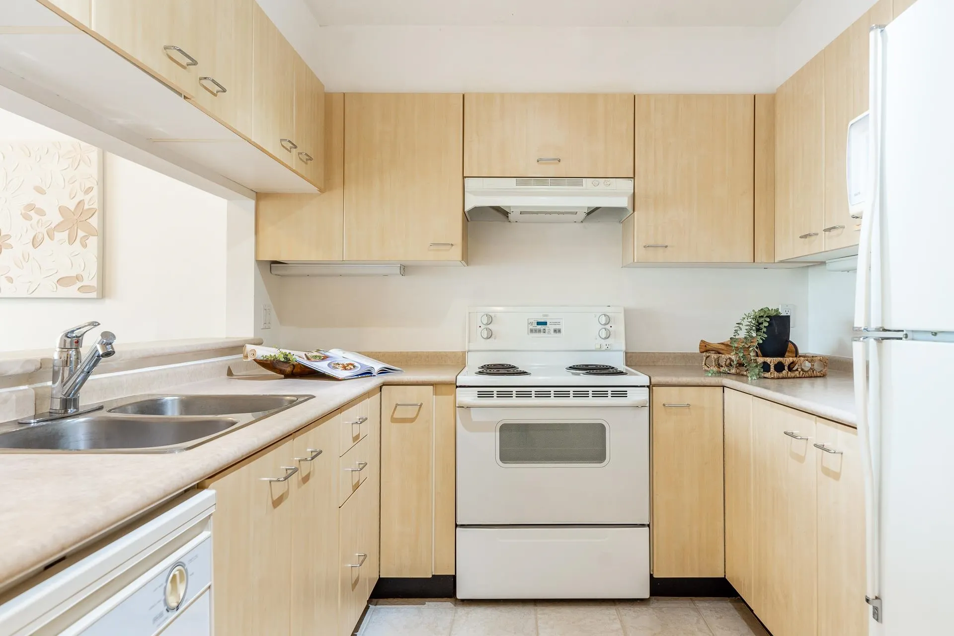 405 1148 Heffley Crescent