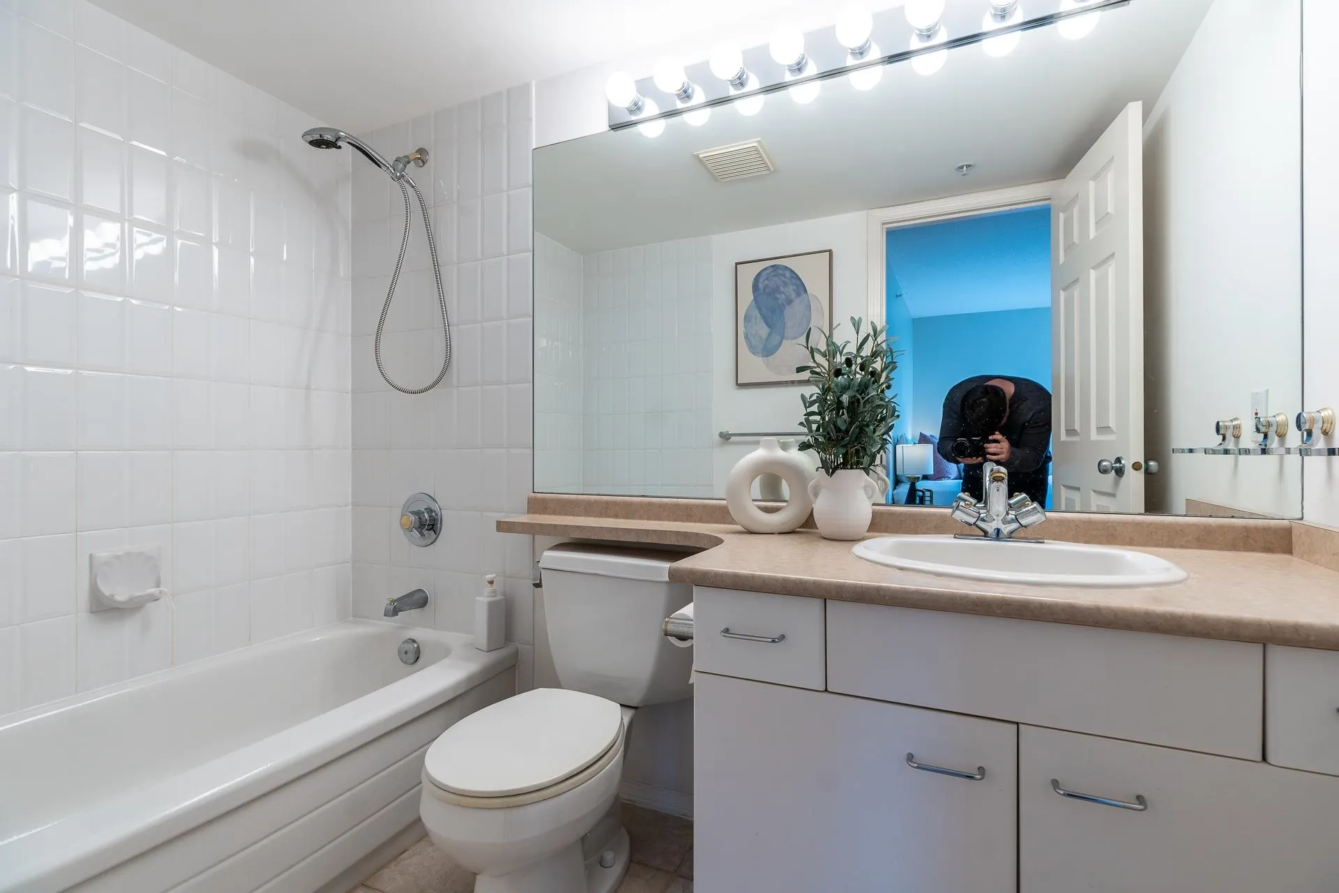 405 1148 Heffley Crescent