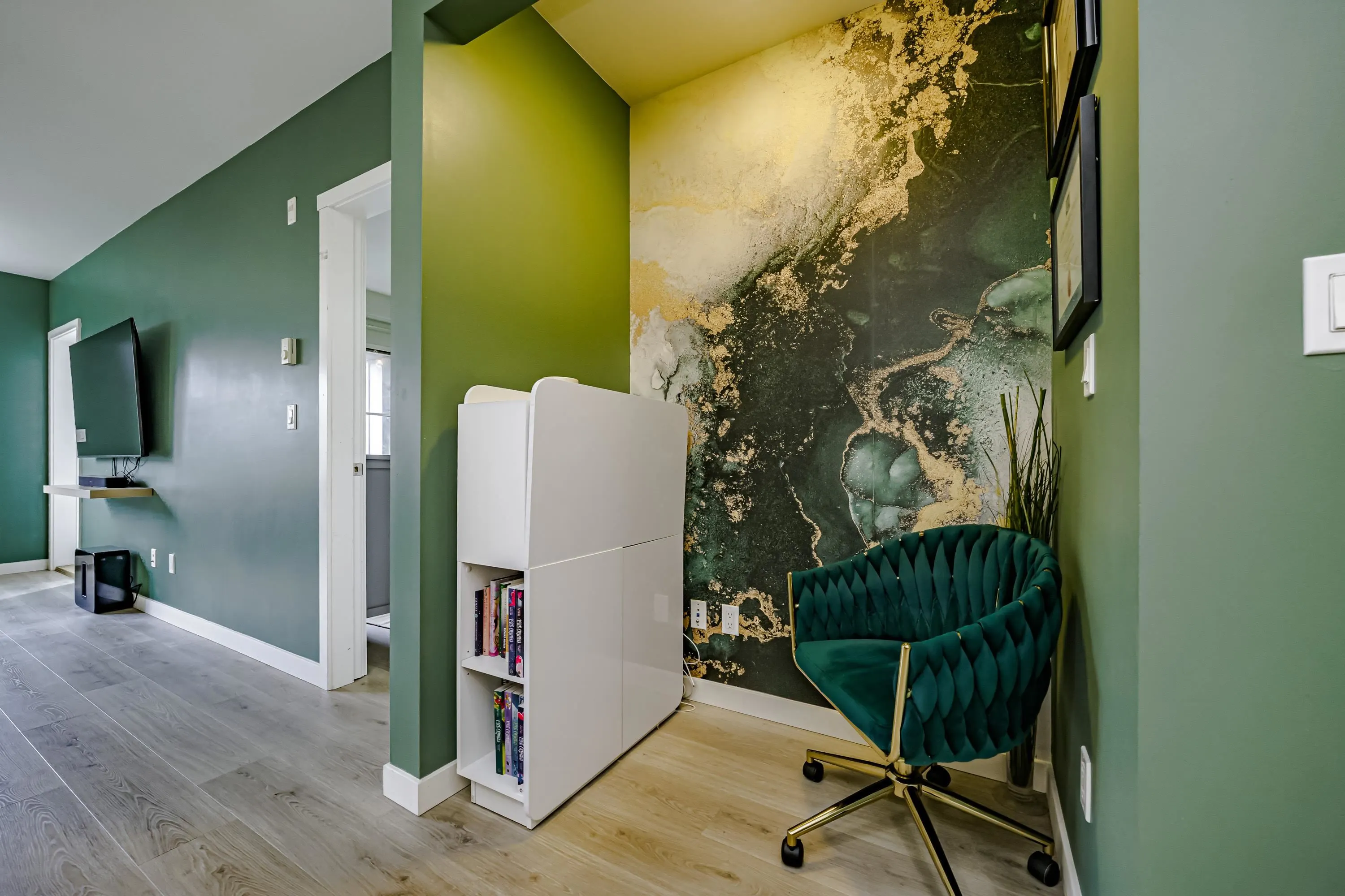 202 202 Lebleu Street