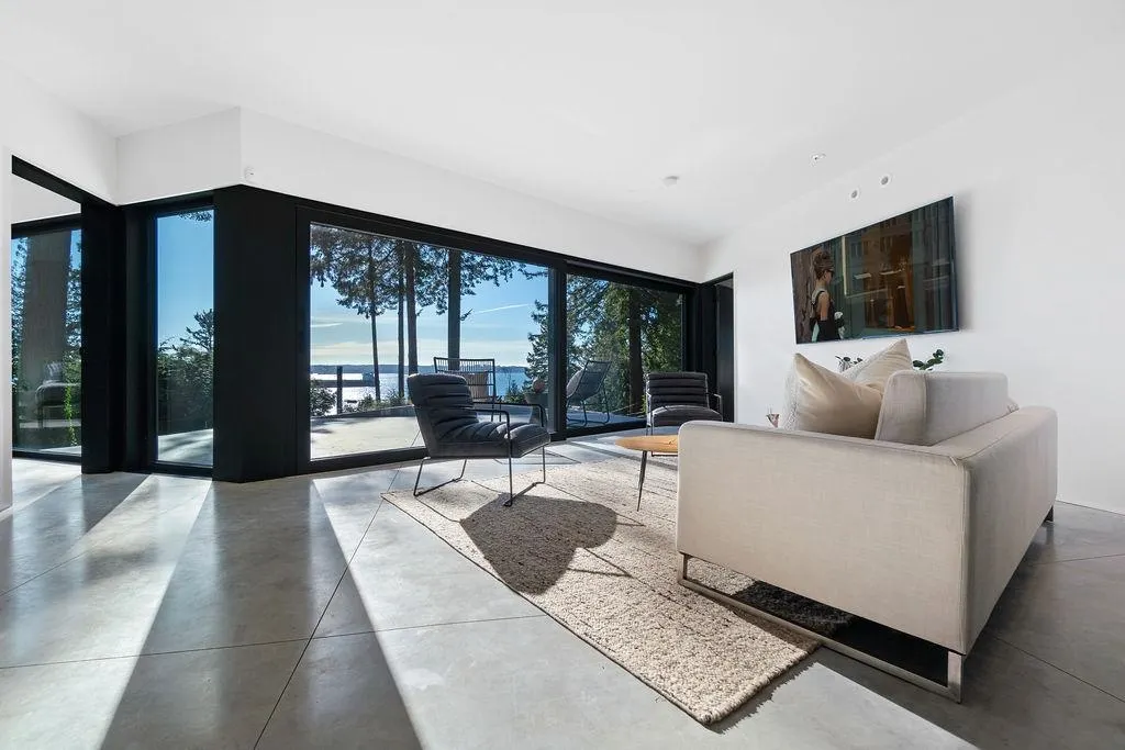 4166 Rose Crescent