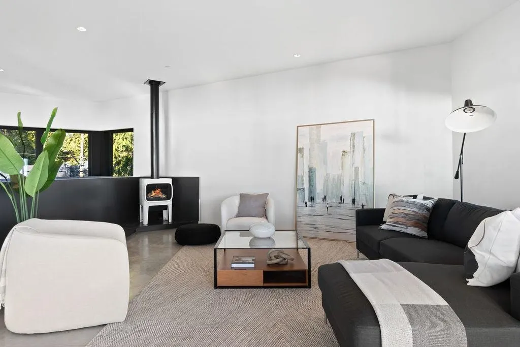 4166 Rose Crescent