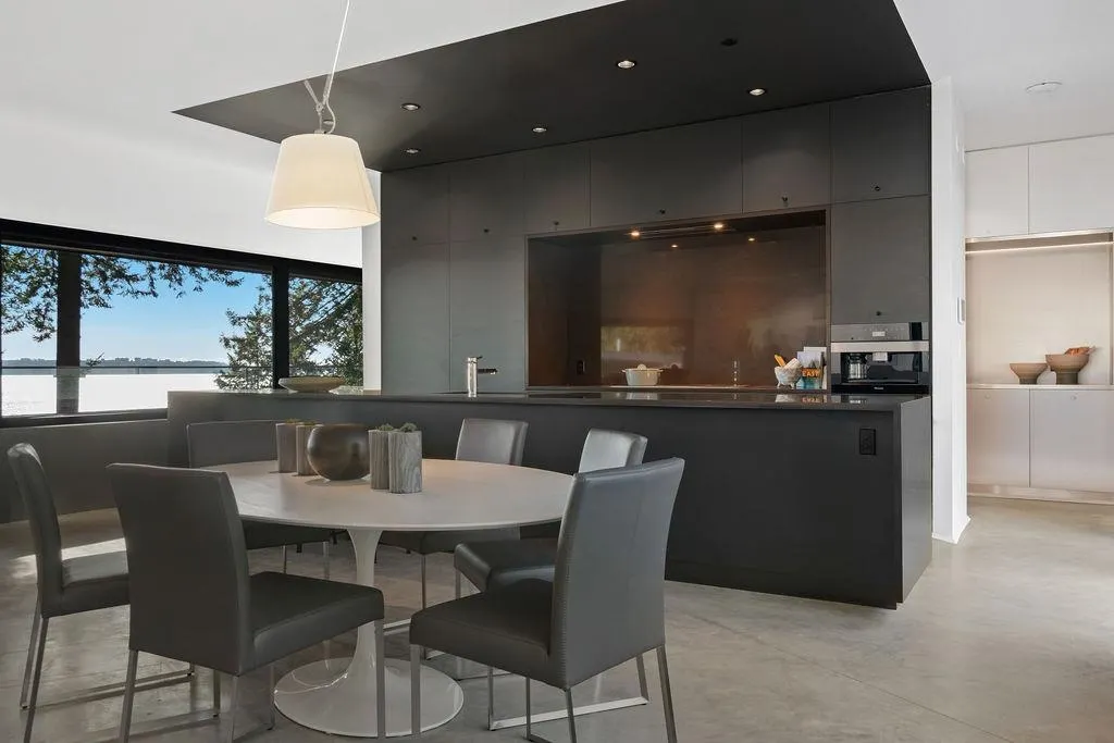 4166 Rose Crescent