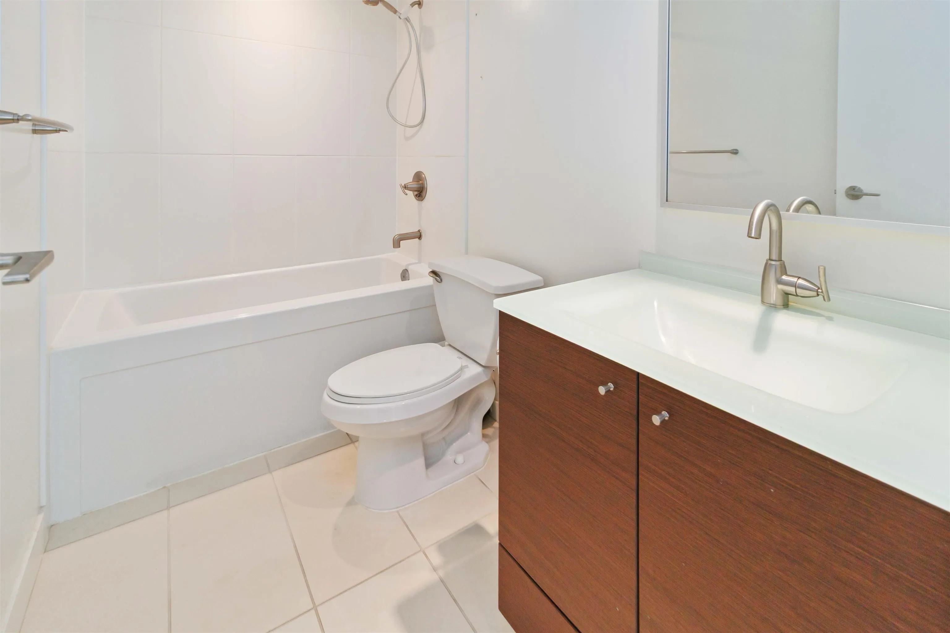 1002 7371 Westminster Highway