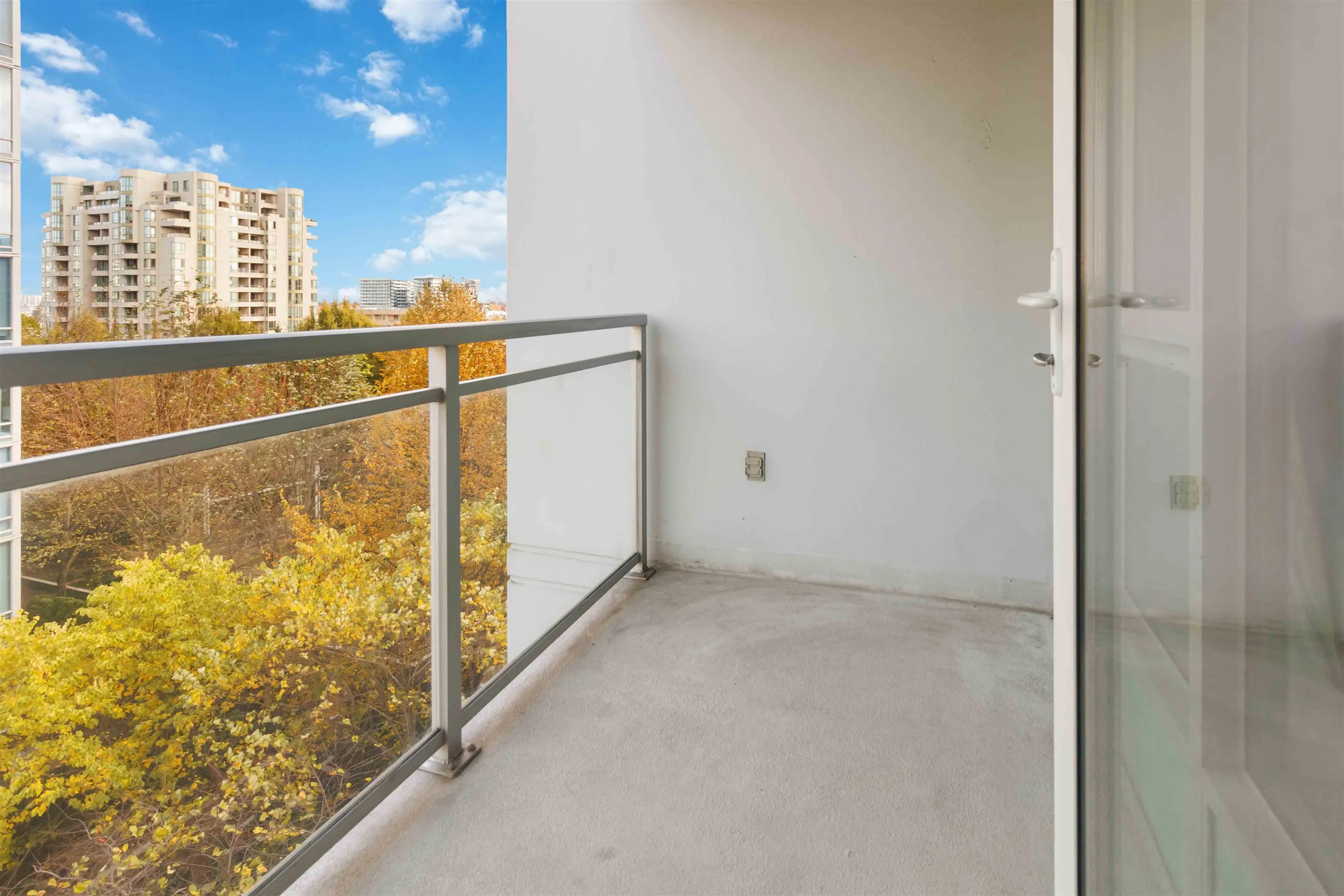 1002 7371 Westminster Highway