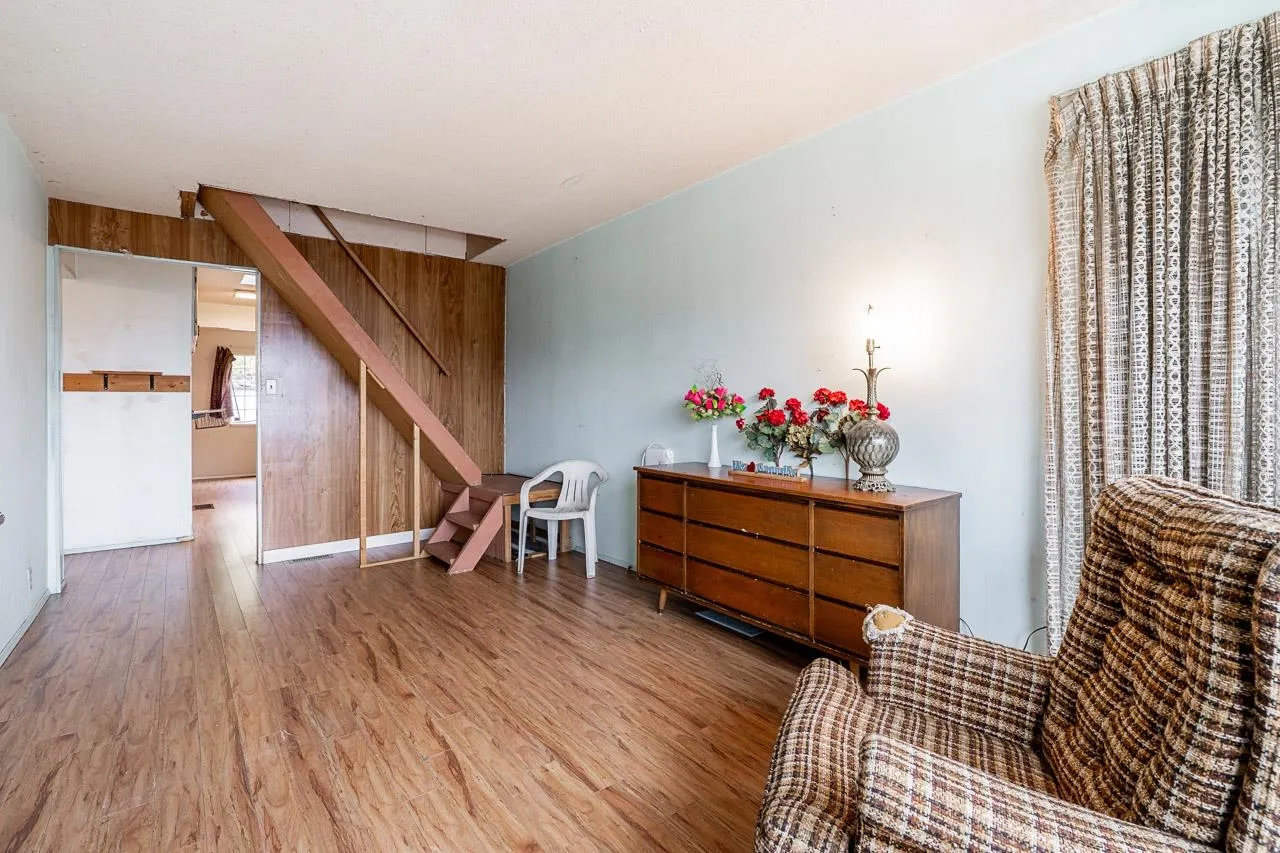 2318 Wall Street