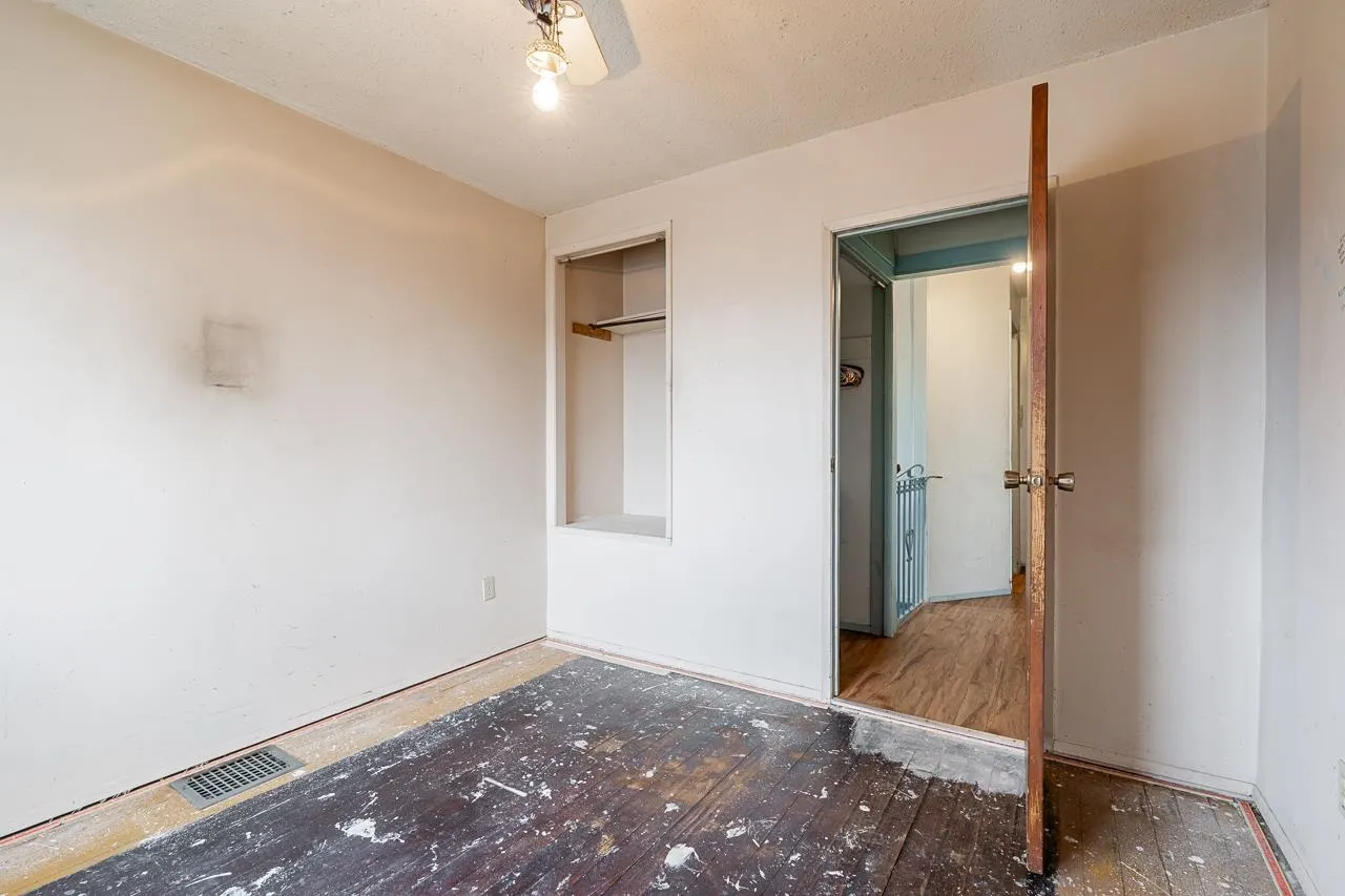 2318 Wall Street