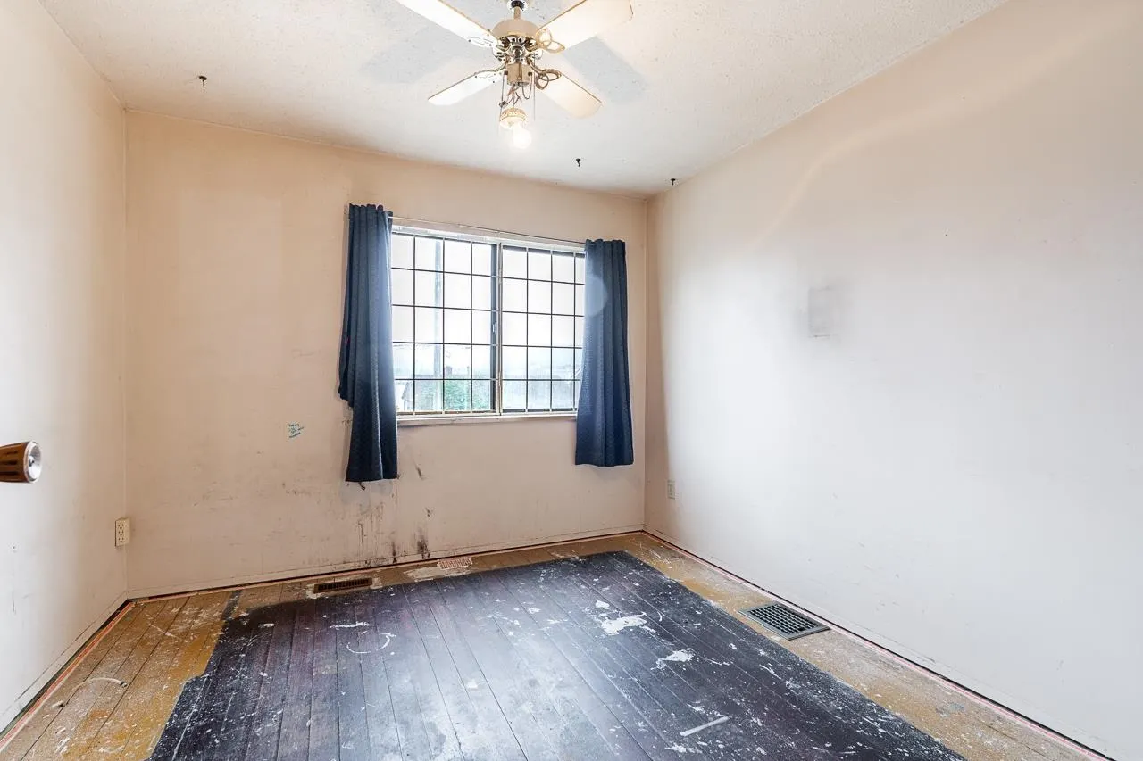 2318 Wall Street