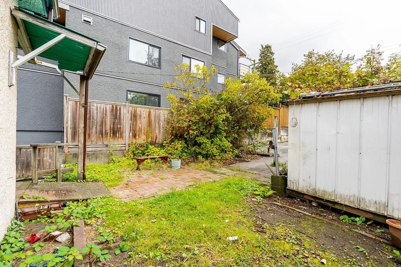 2318 Wall Street