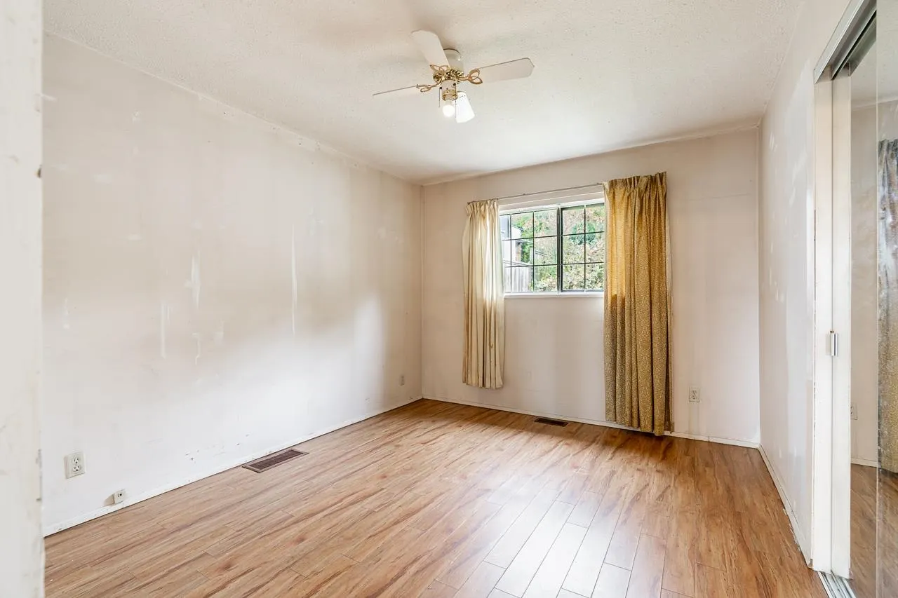 2318 Wall Street