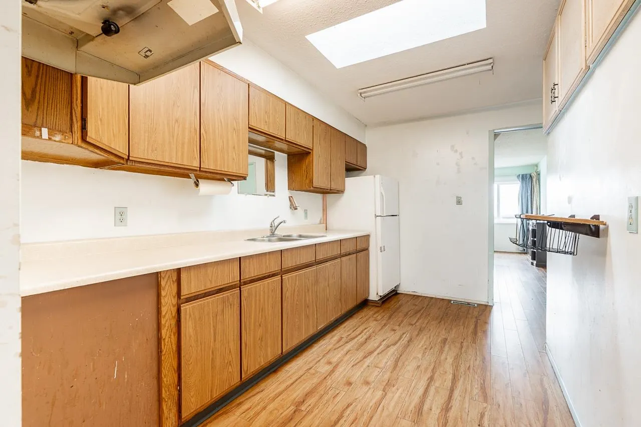 2318 Wall Street