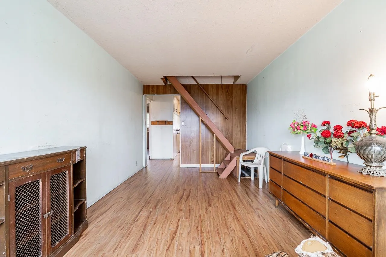 2318 Wall Street