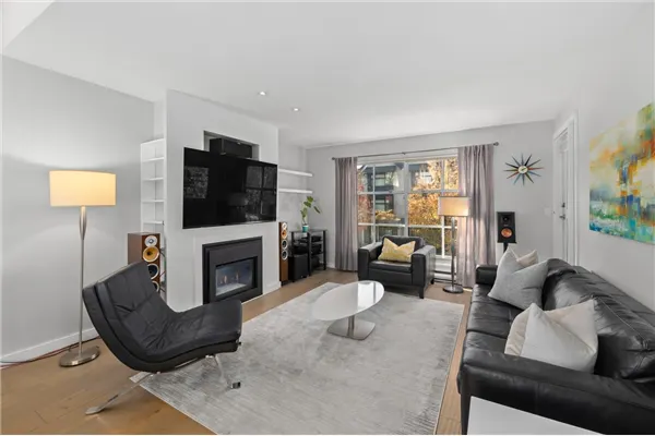 6 2880 W 33rd Avenue