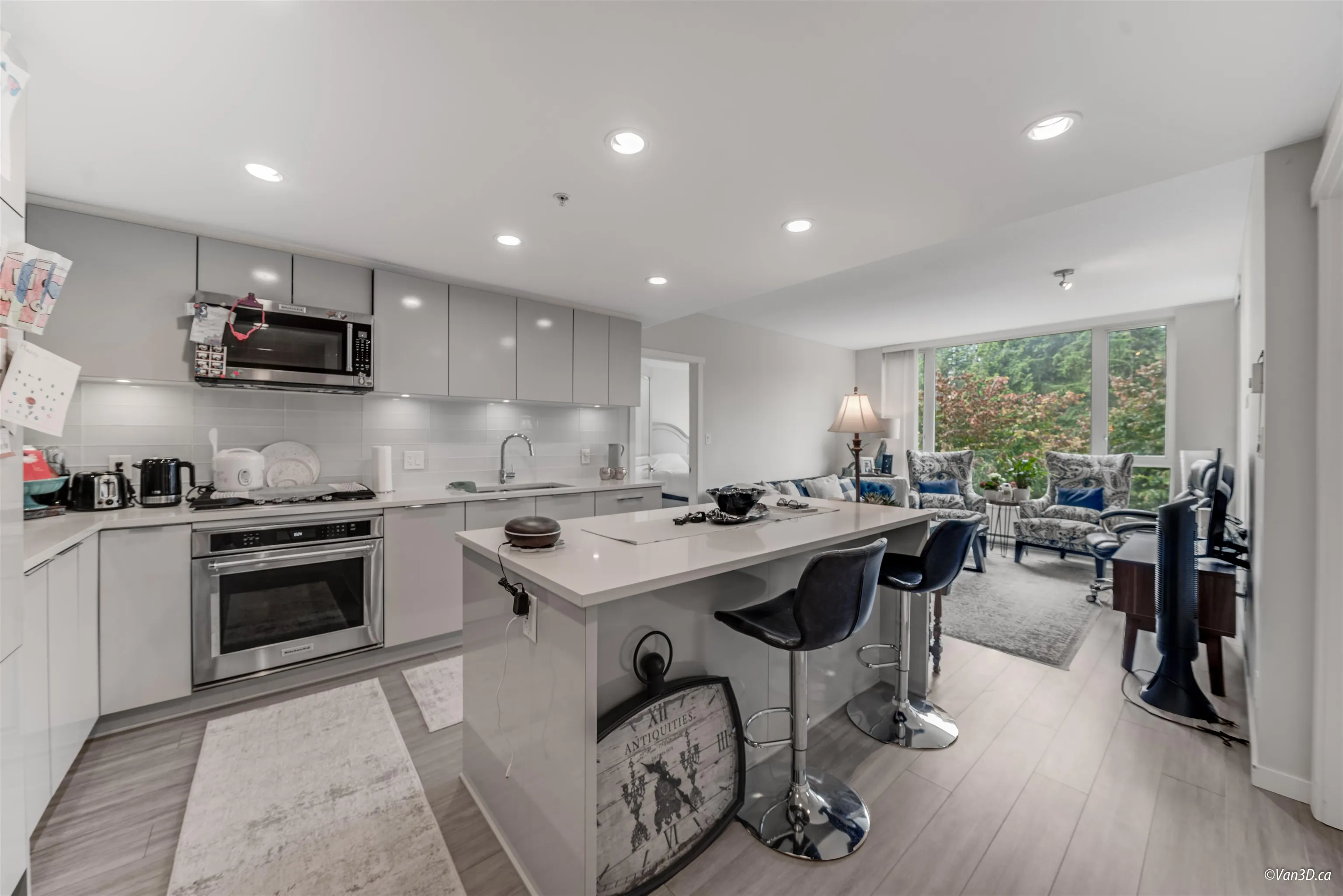 304 3100 Windsor Gate