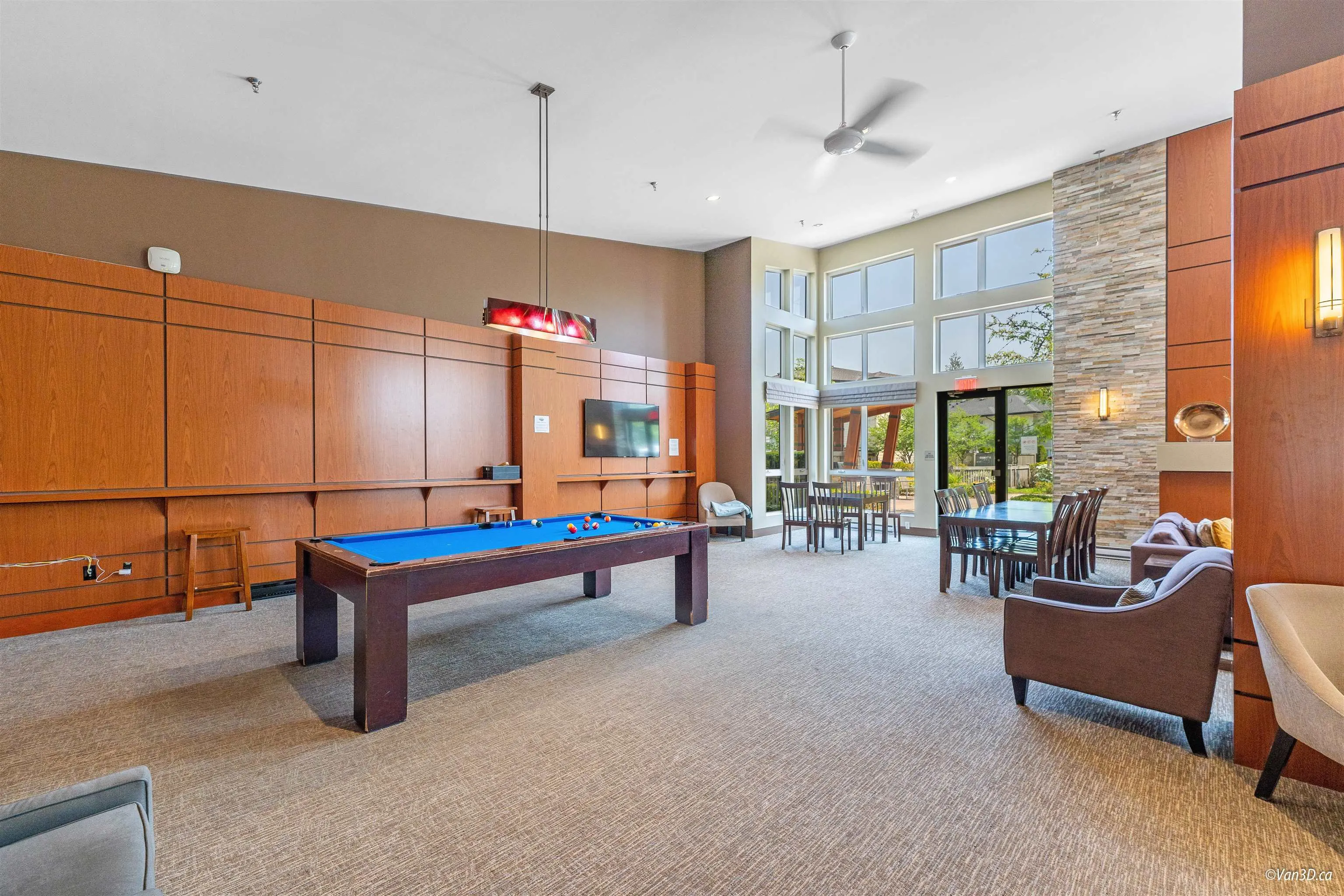 304 3100 Windsor Gate