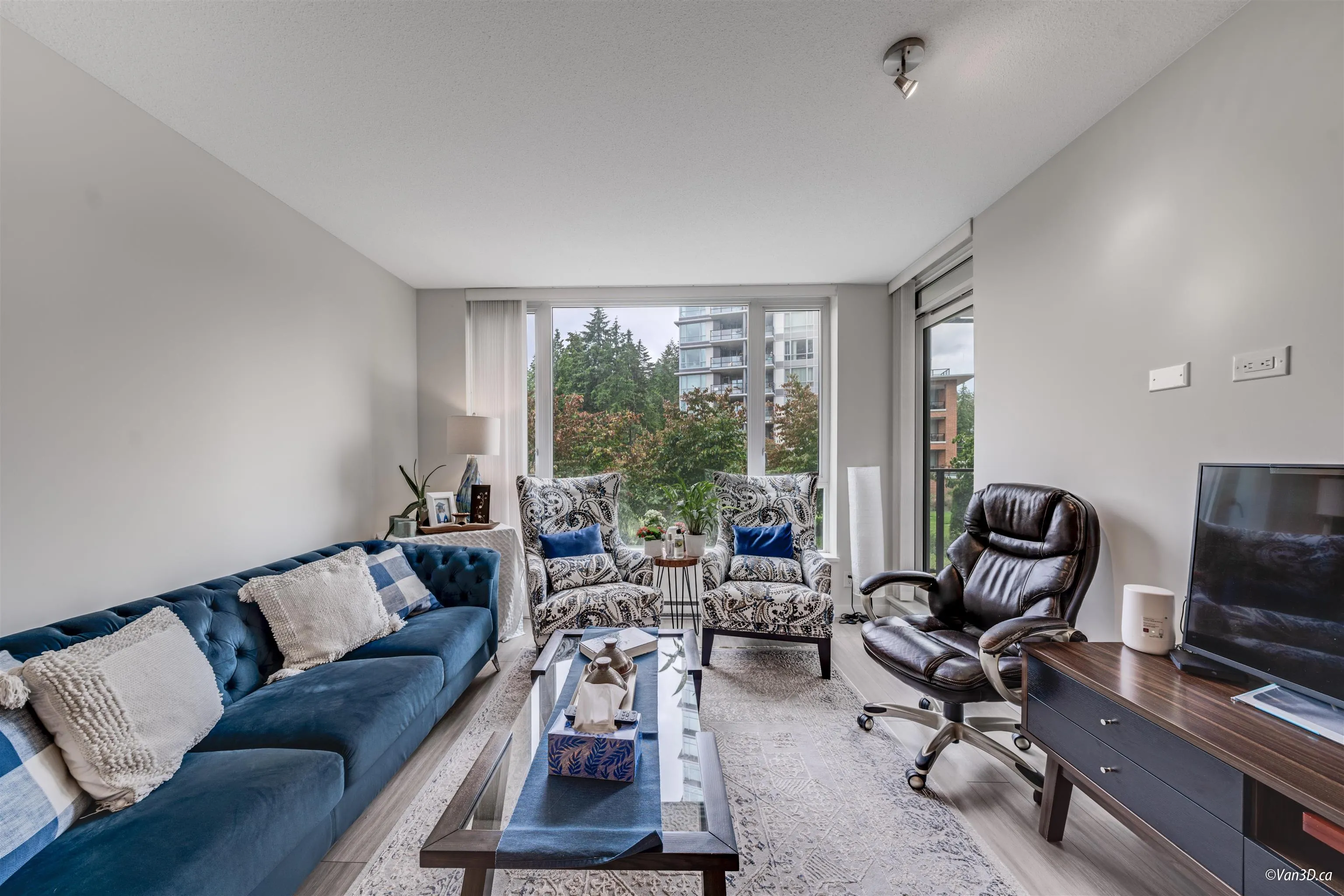 304 3100 Windsor Gate