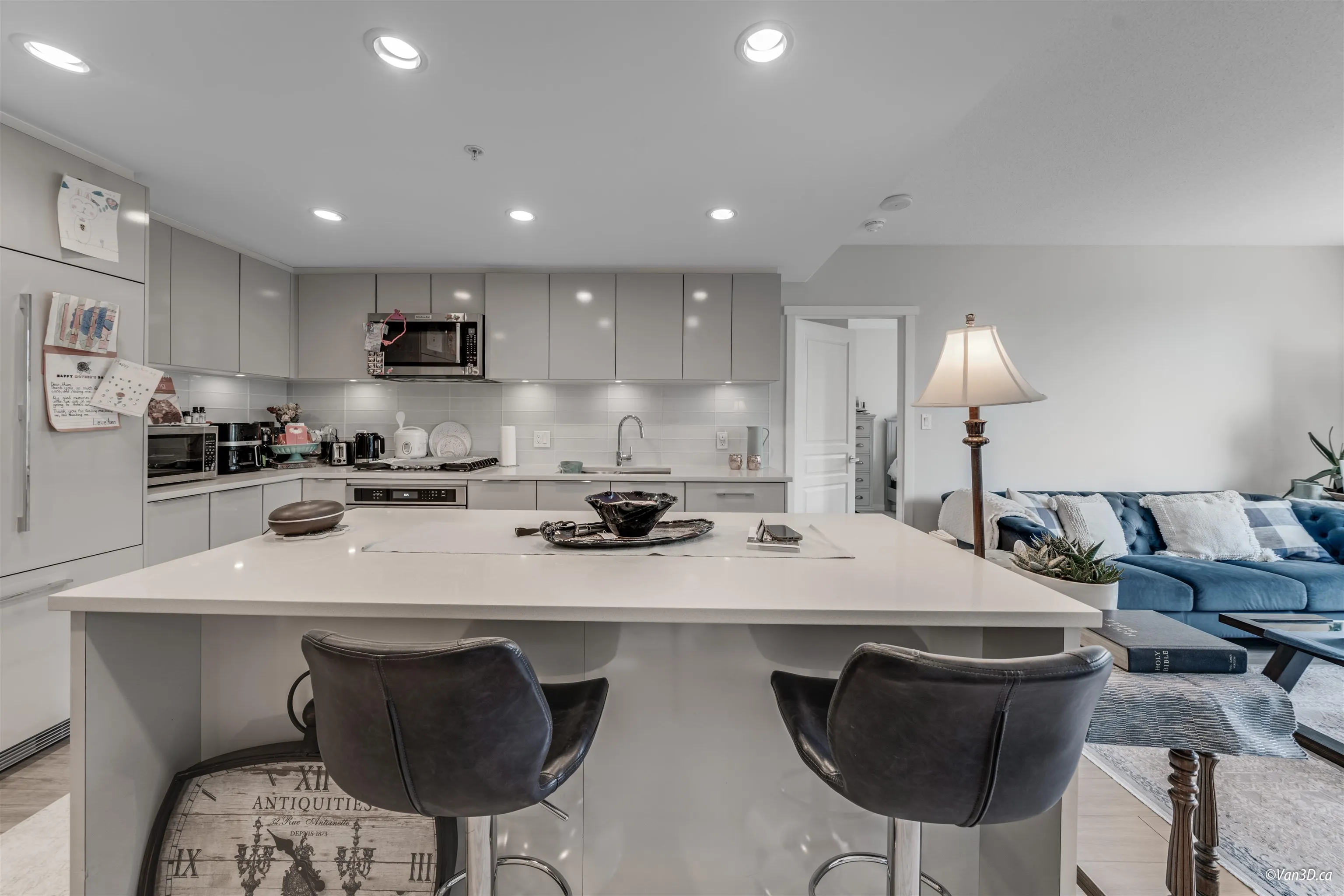 304 3100 Windsor Gate