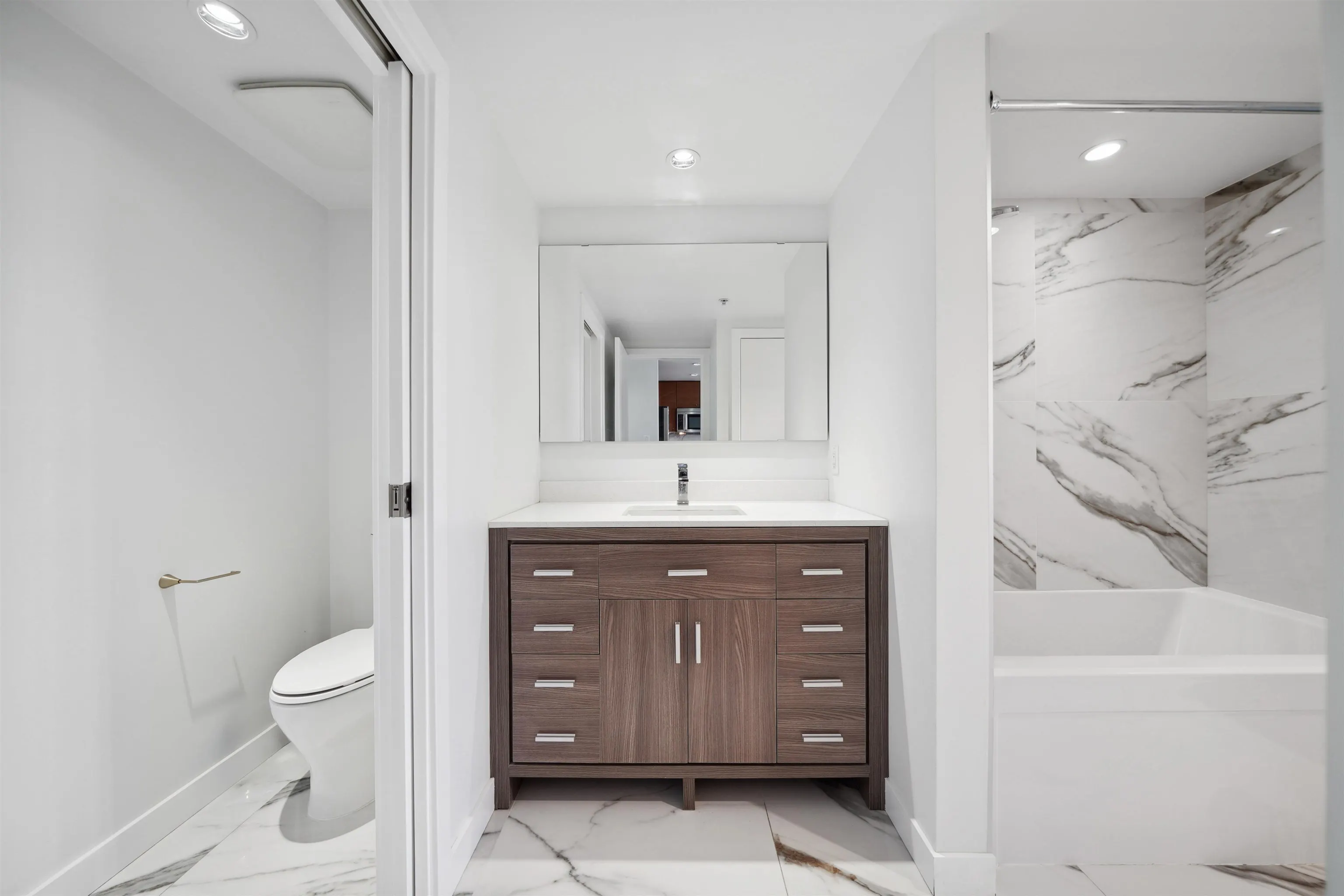 1505 5900 Alderbridge Way