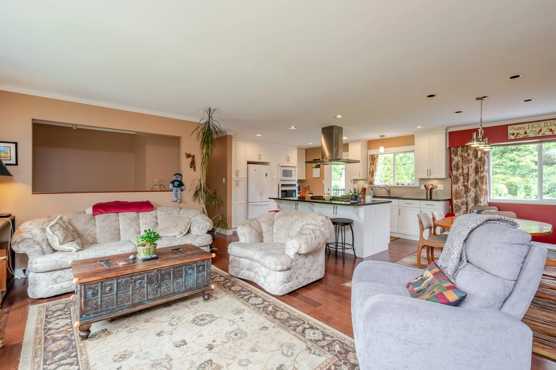 9756 Crown Crescent