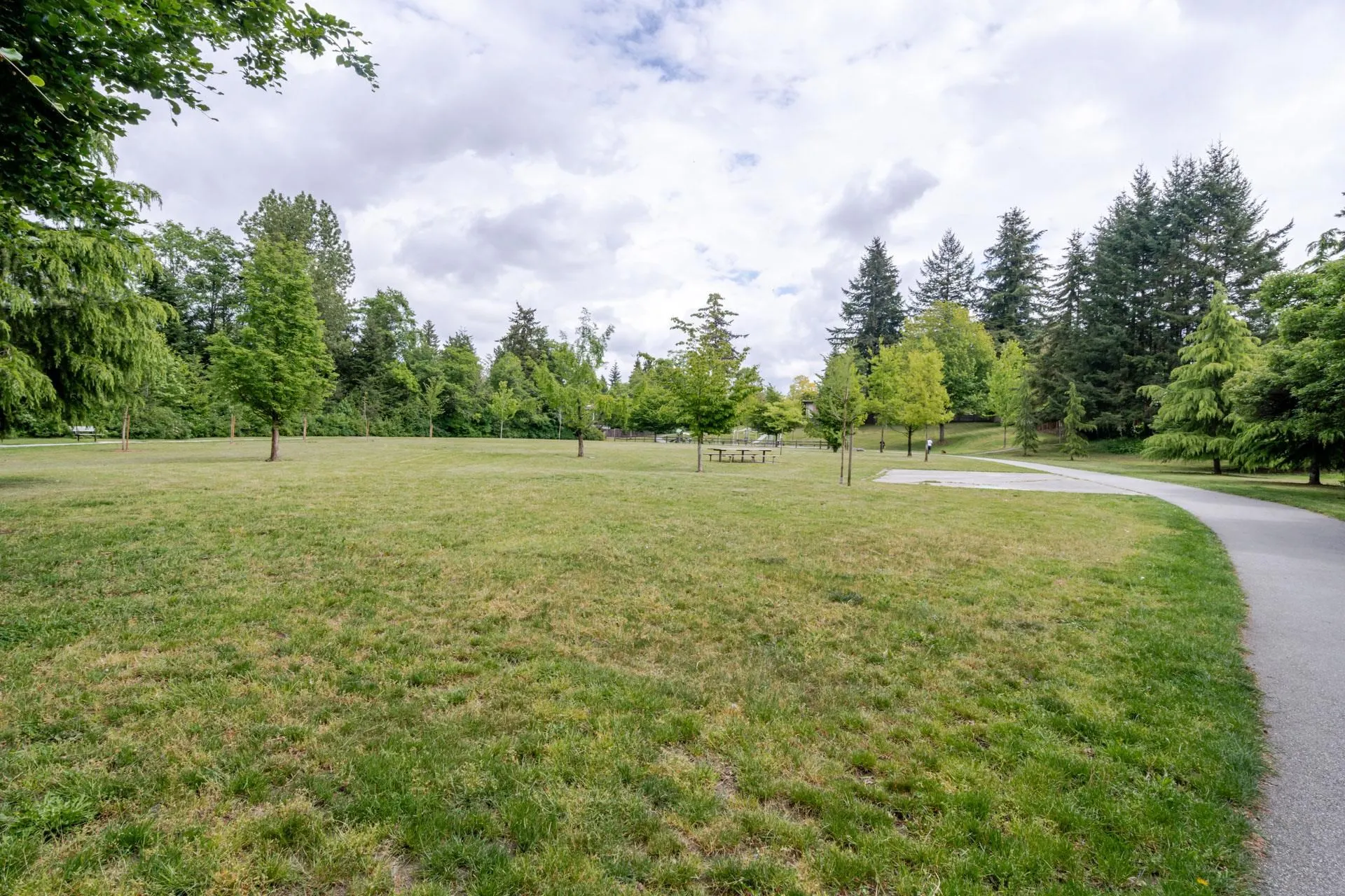 9756 Crown Crescent