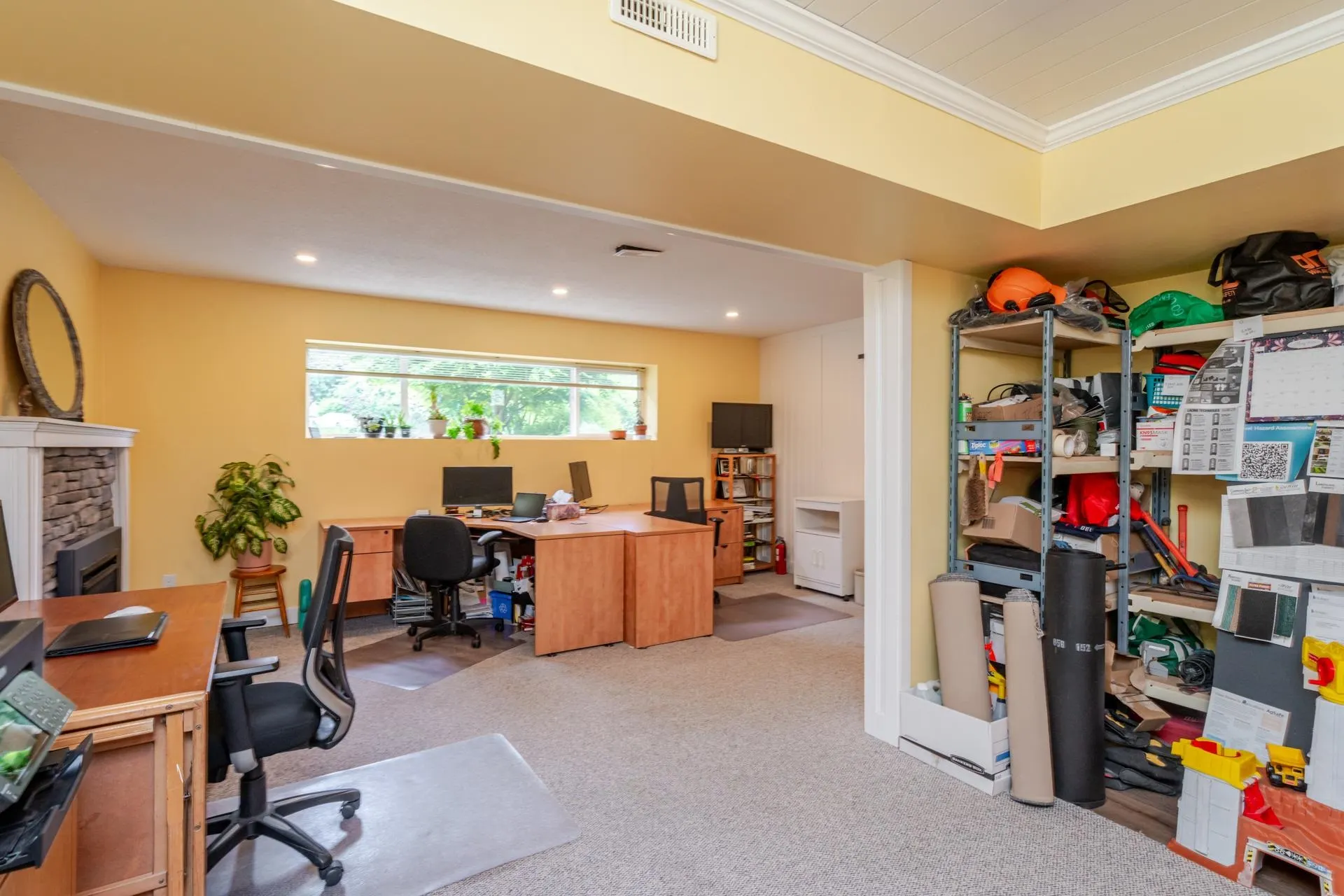 9756 Crown Crescent