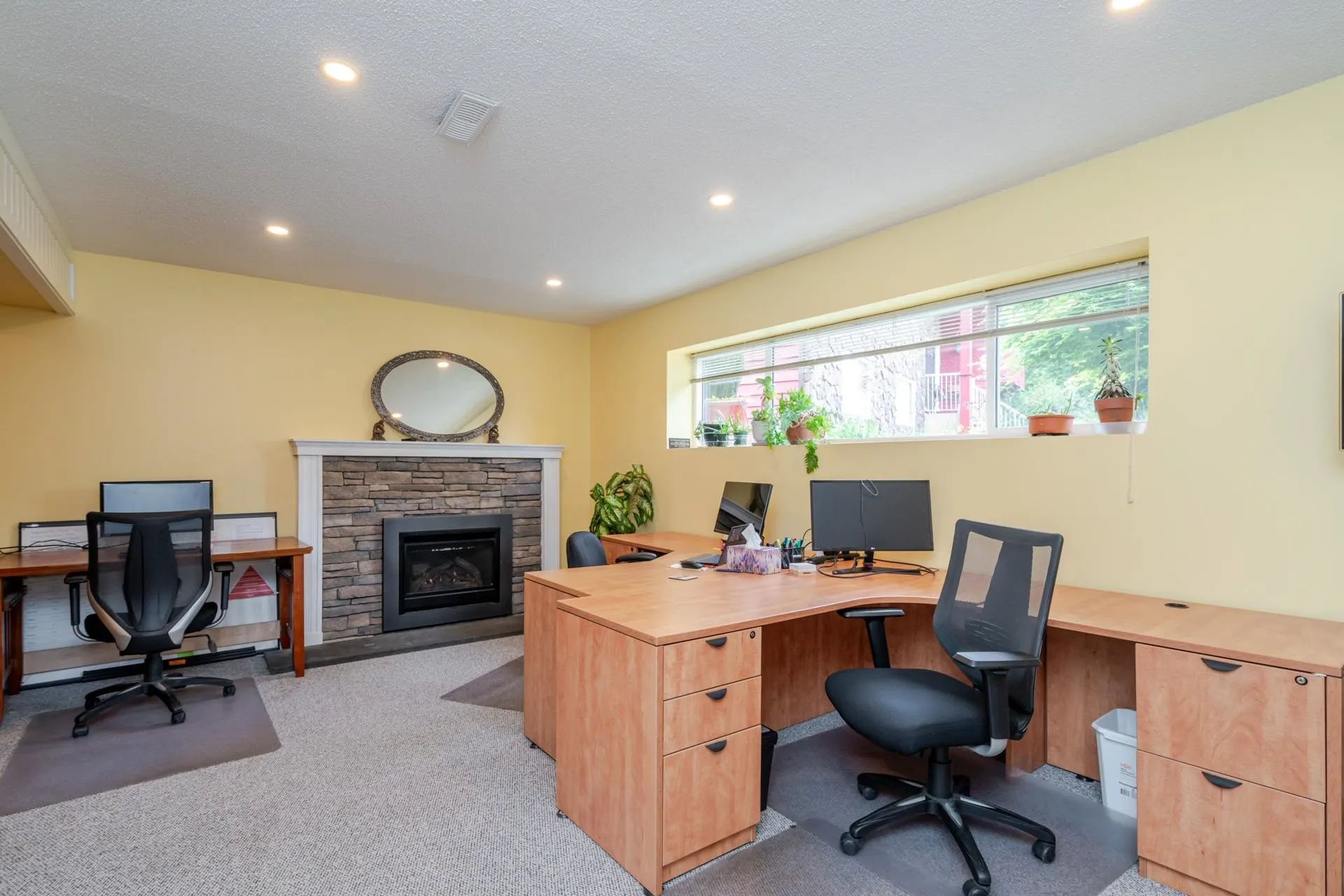 9756 Crown Crescent