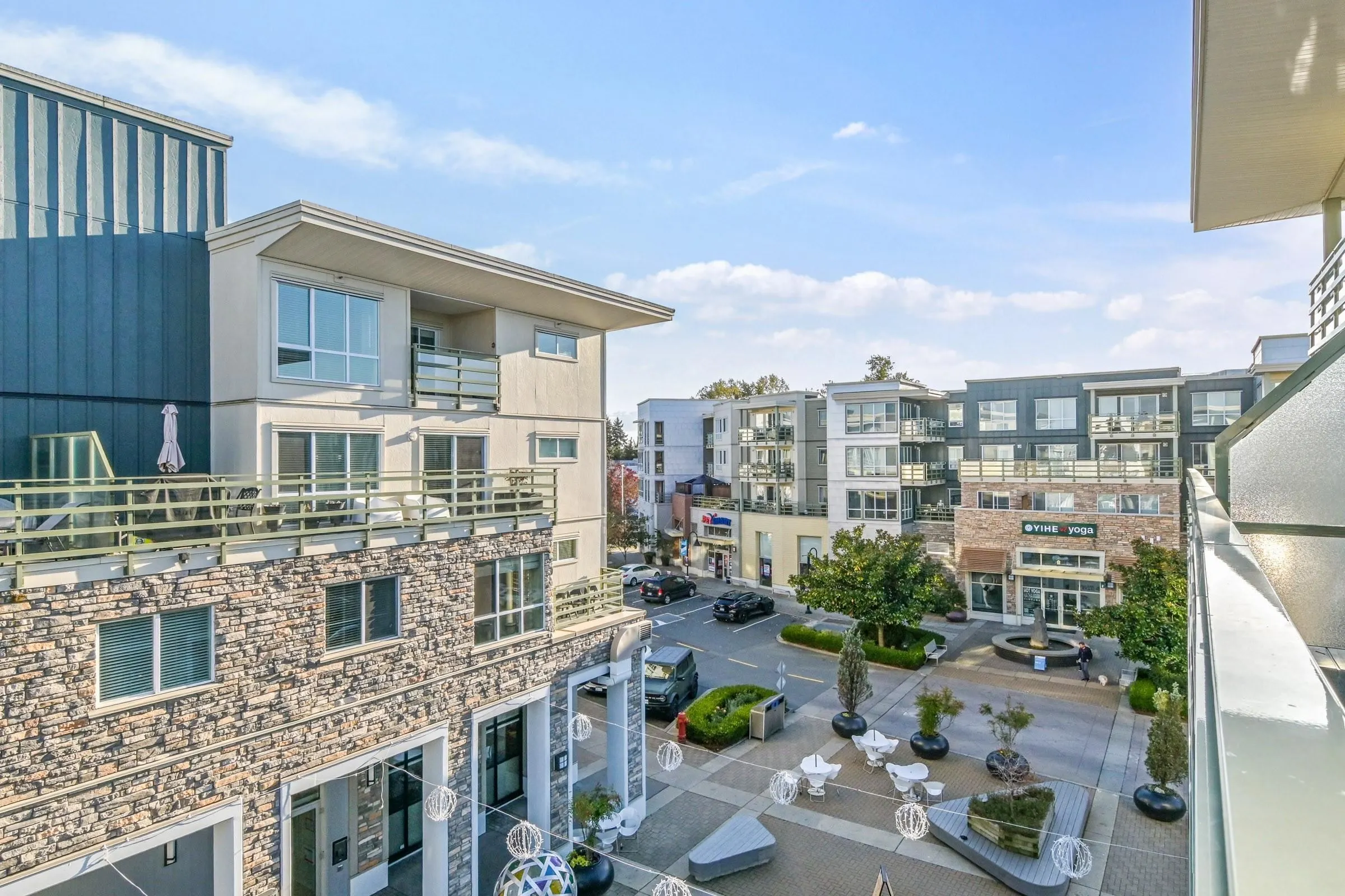 311 15775 Croydon Drive