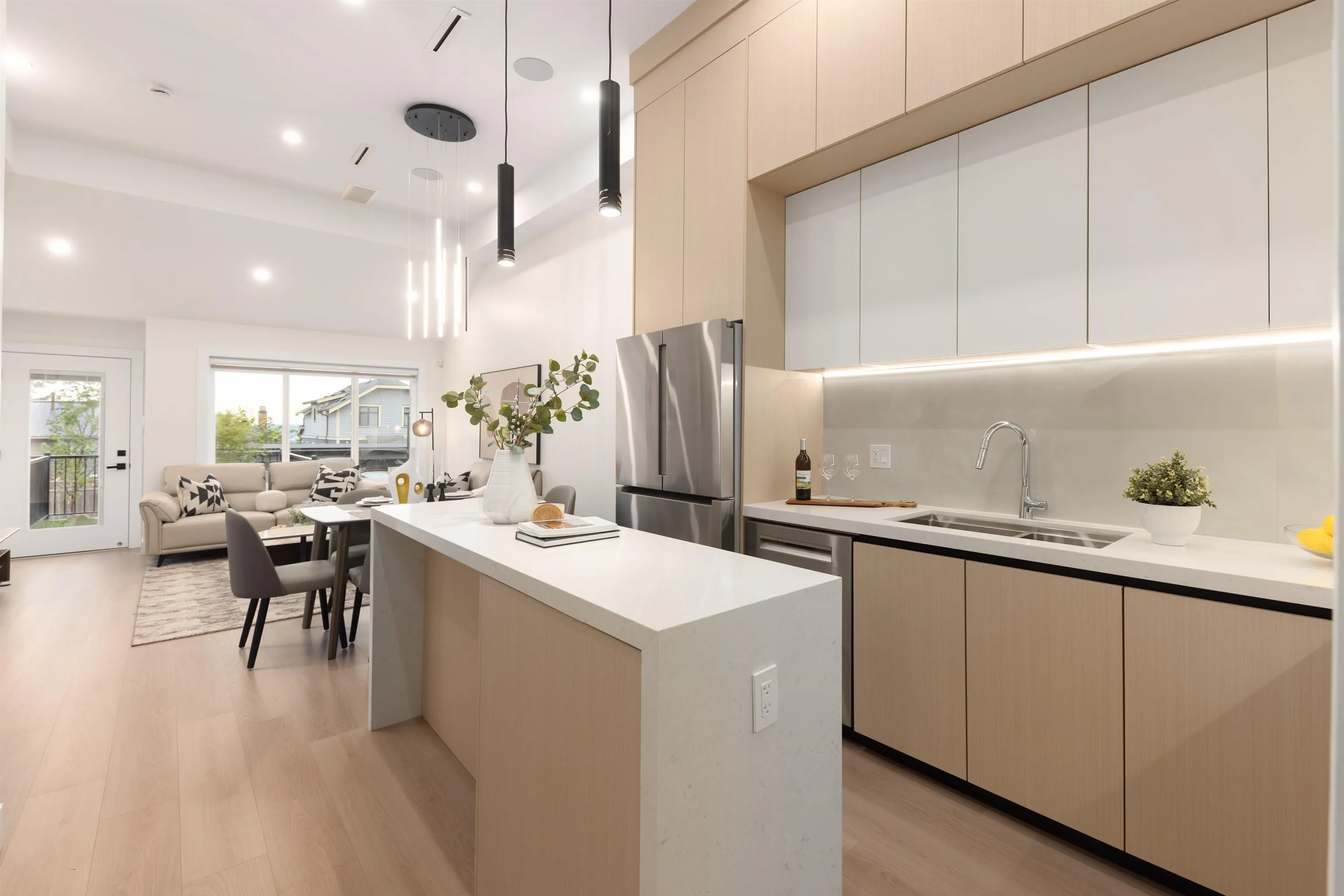 102 914 Rochester Avenue