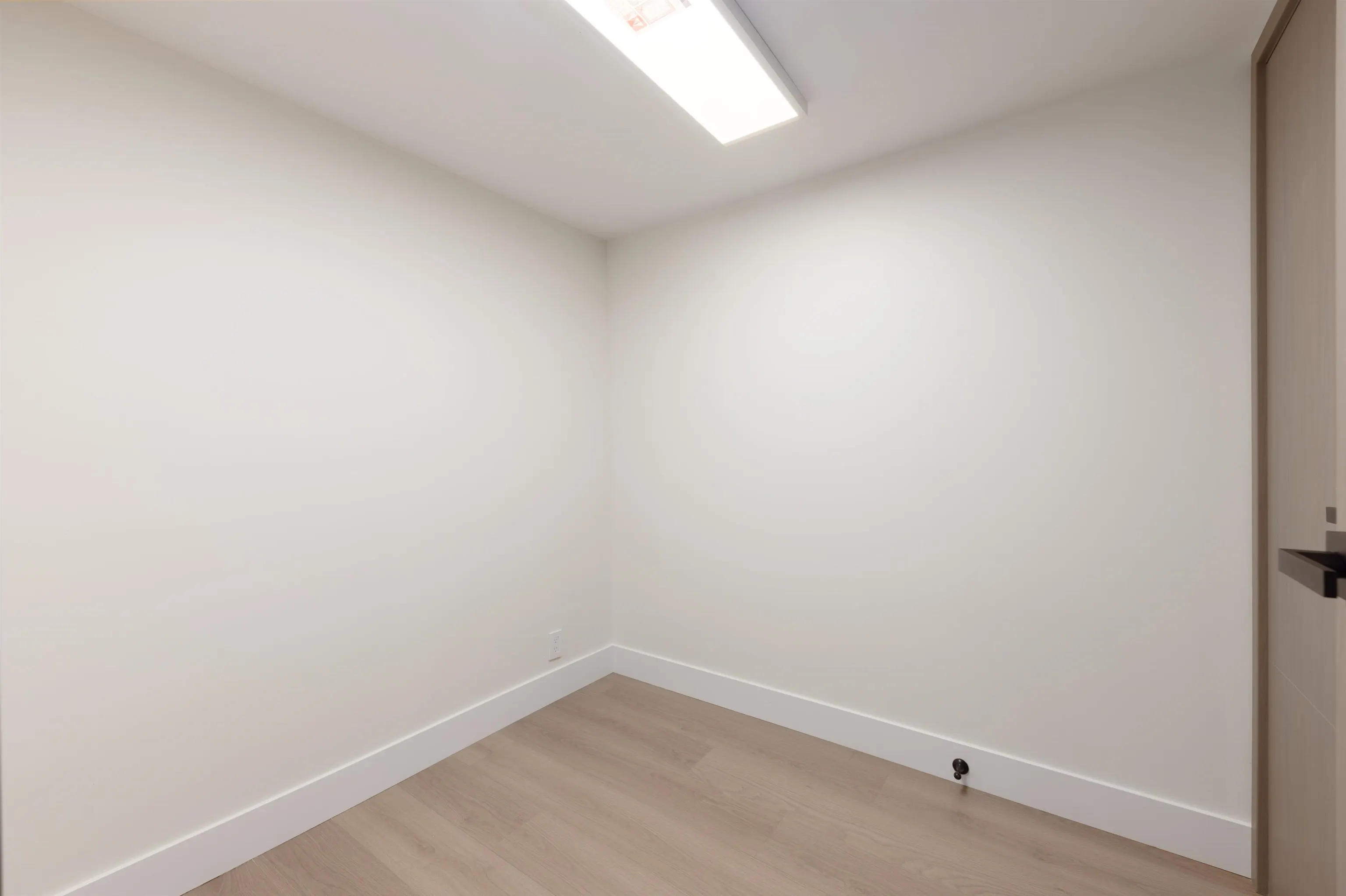 102 914 Rochester Avenue