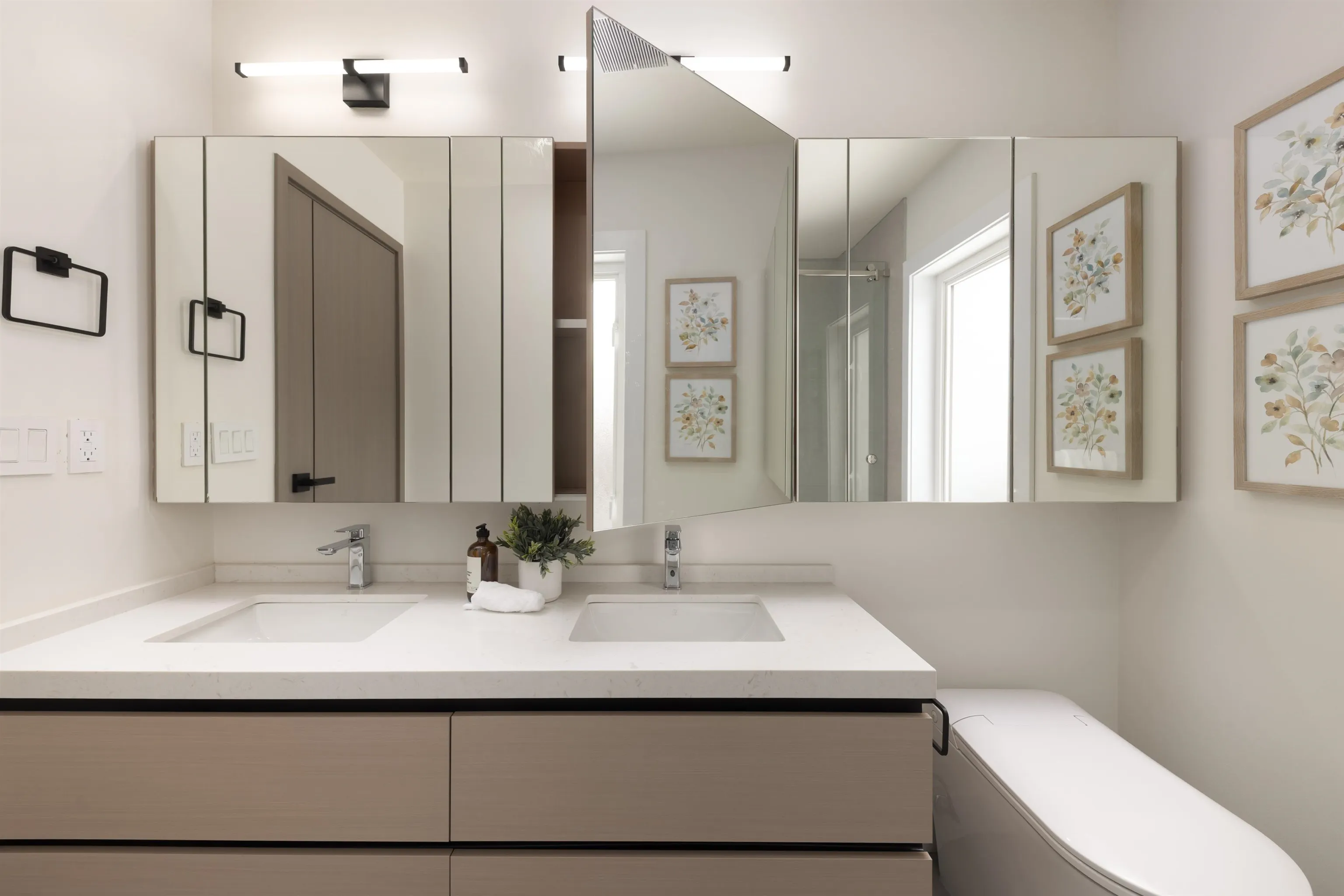 102 914 Rochester Avenue