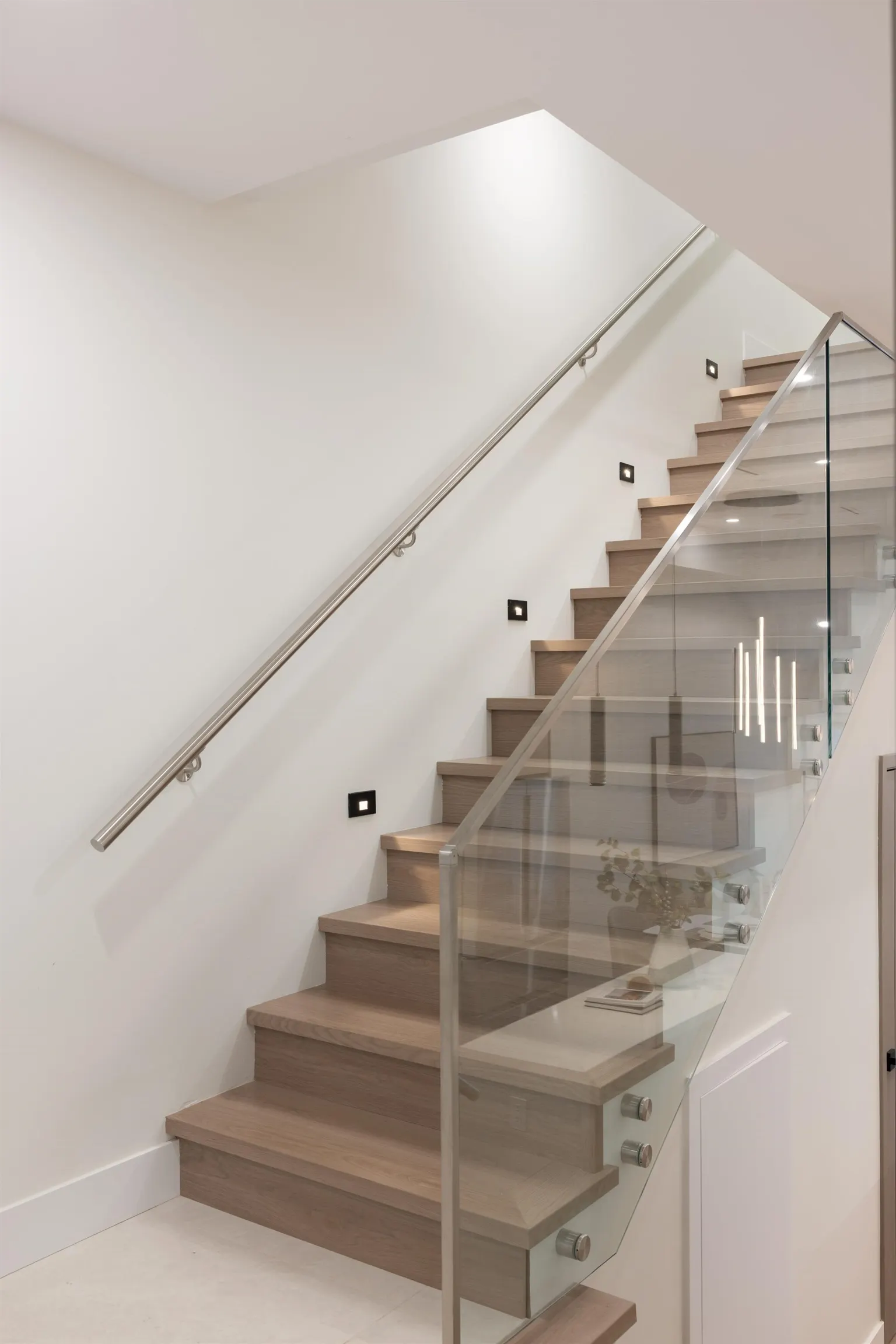 102 914 Rochester Avenue