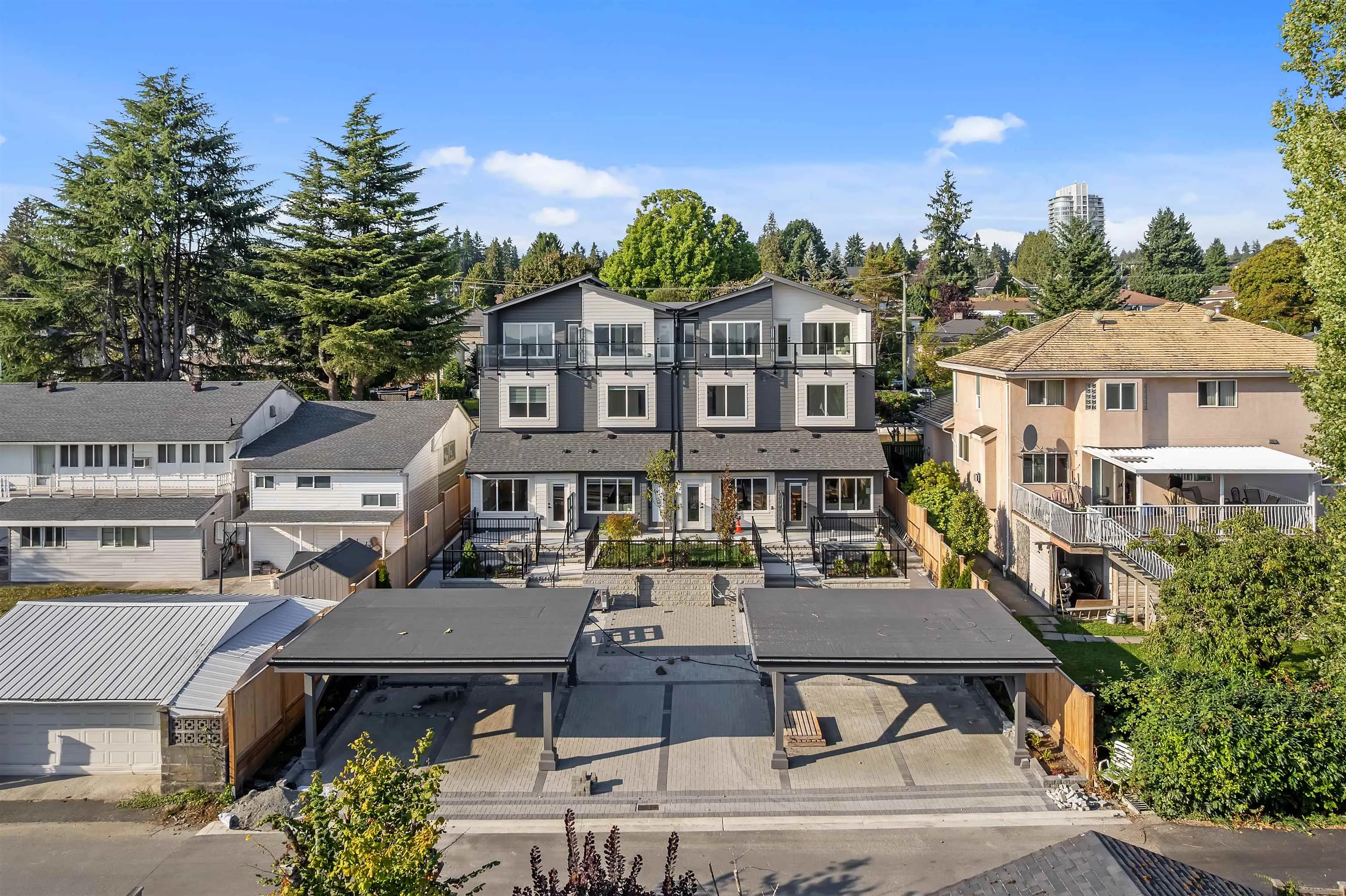 102 914 Rochester Avenue