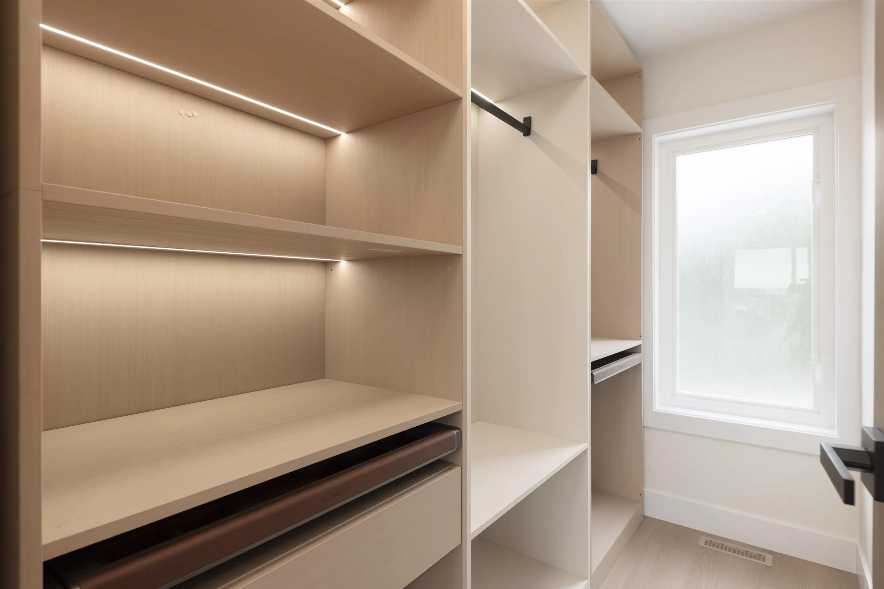 102 914 Rochester Avenue