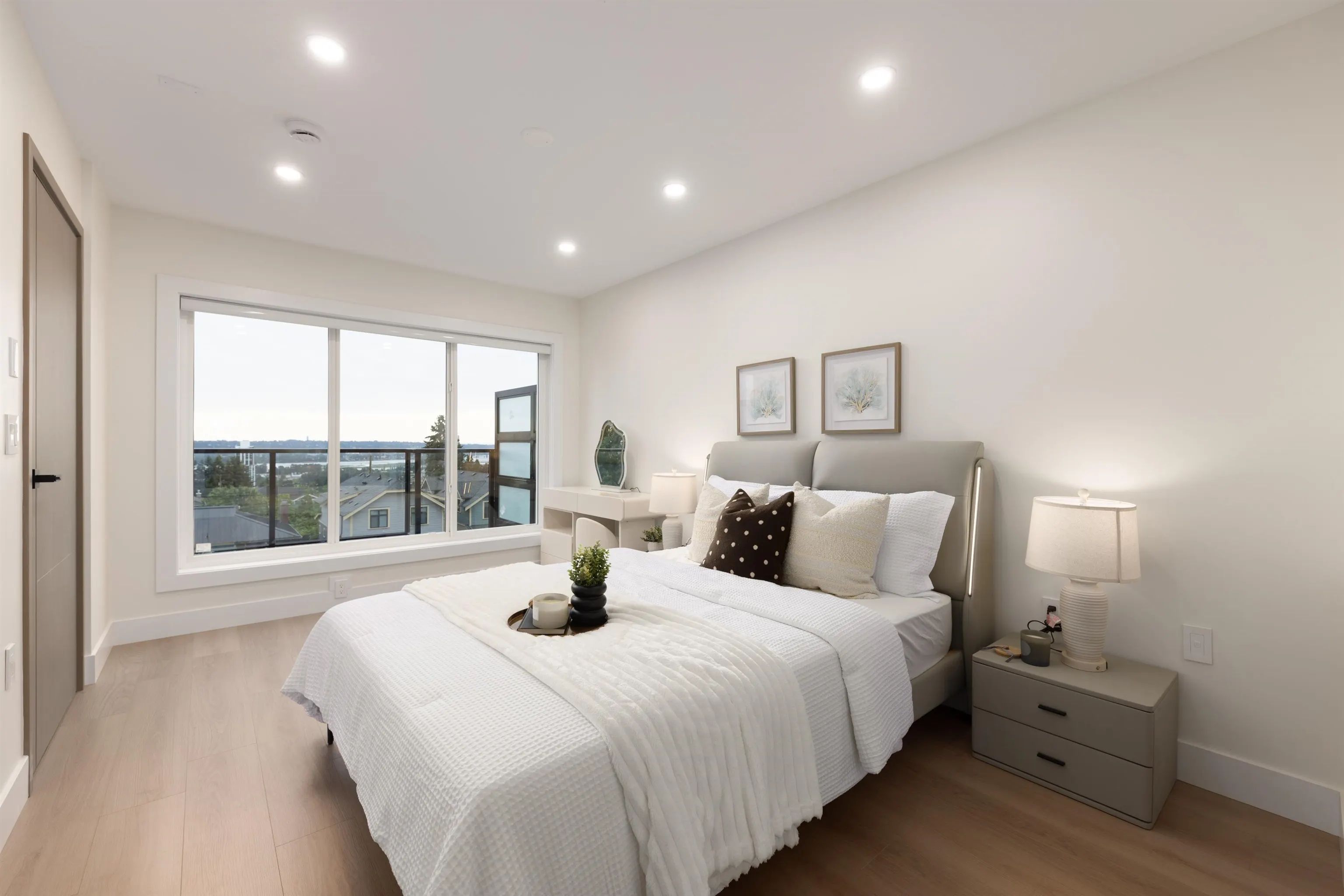 102 914 Rochester Avenue