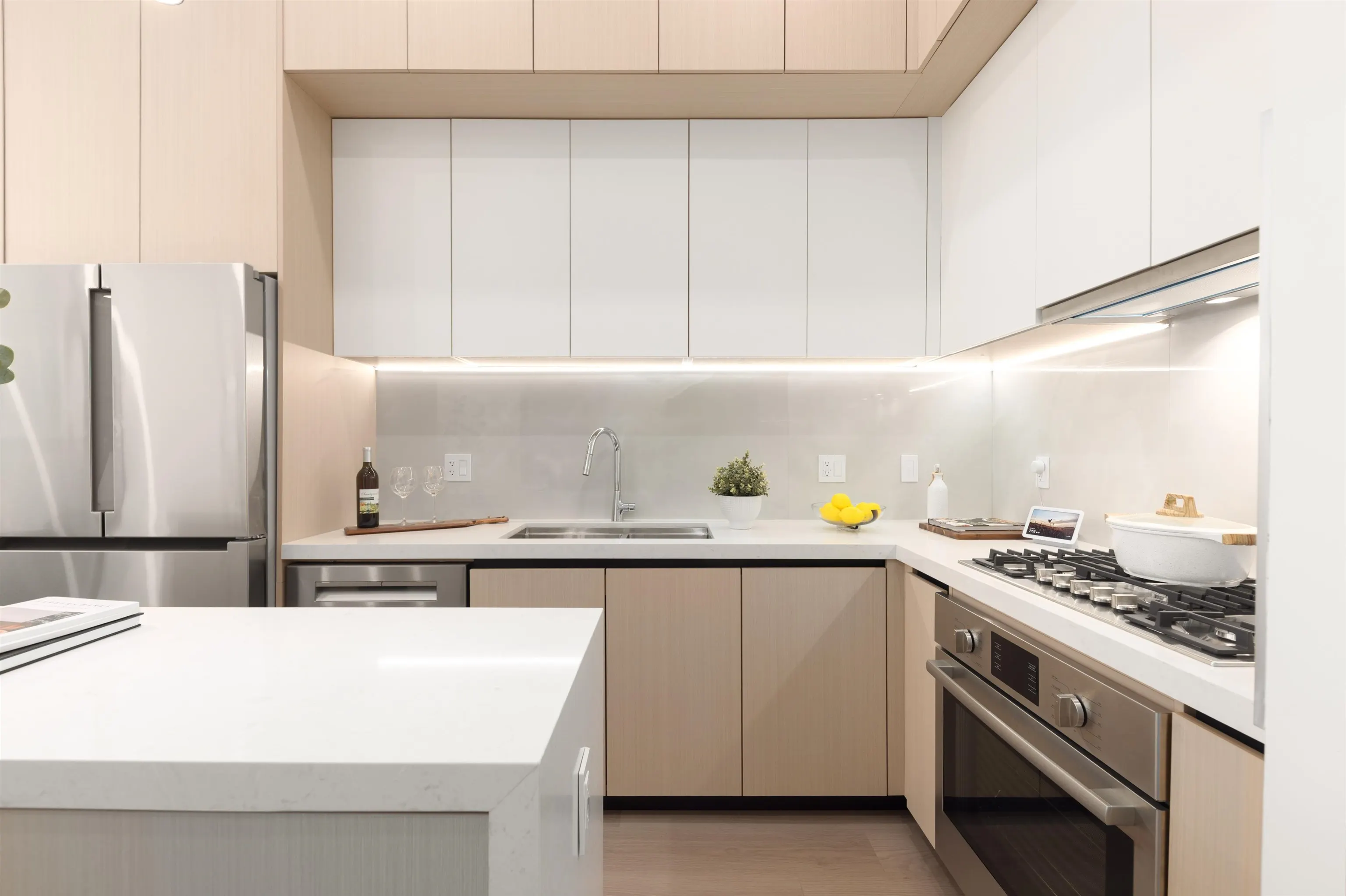 102 914 Rochester Avenue