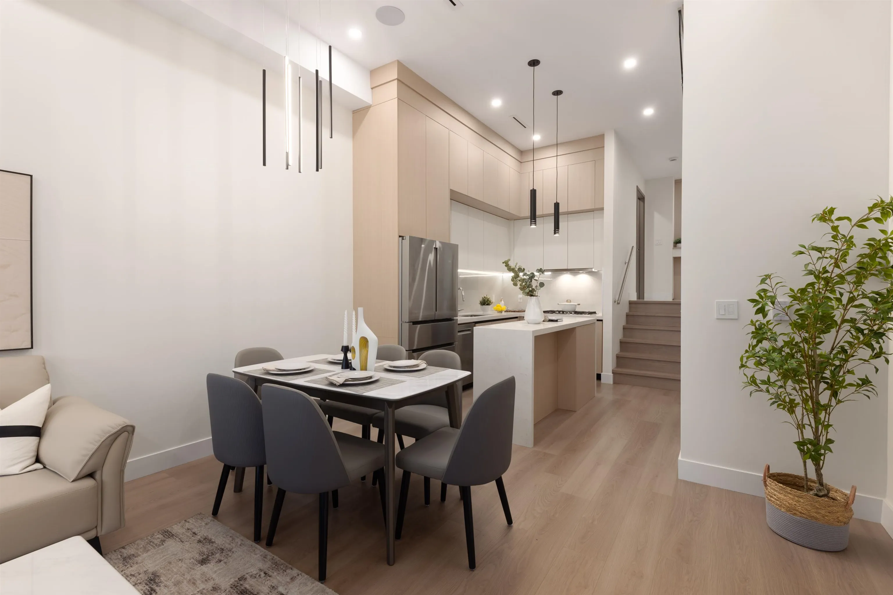 102 914 Rochester Avenue