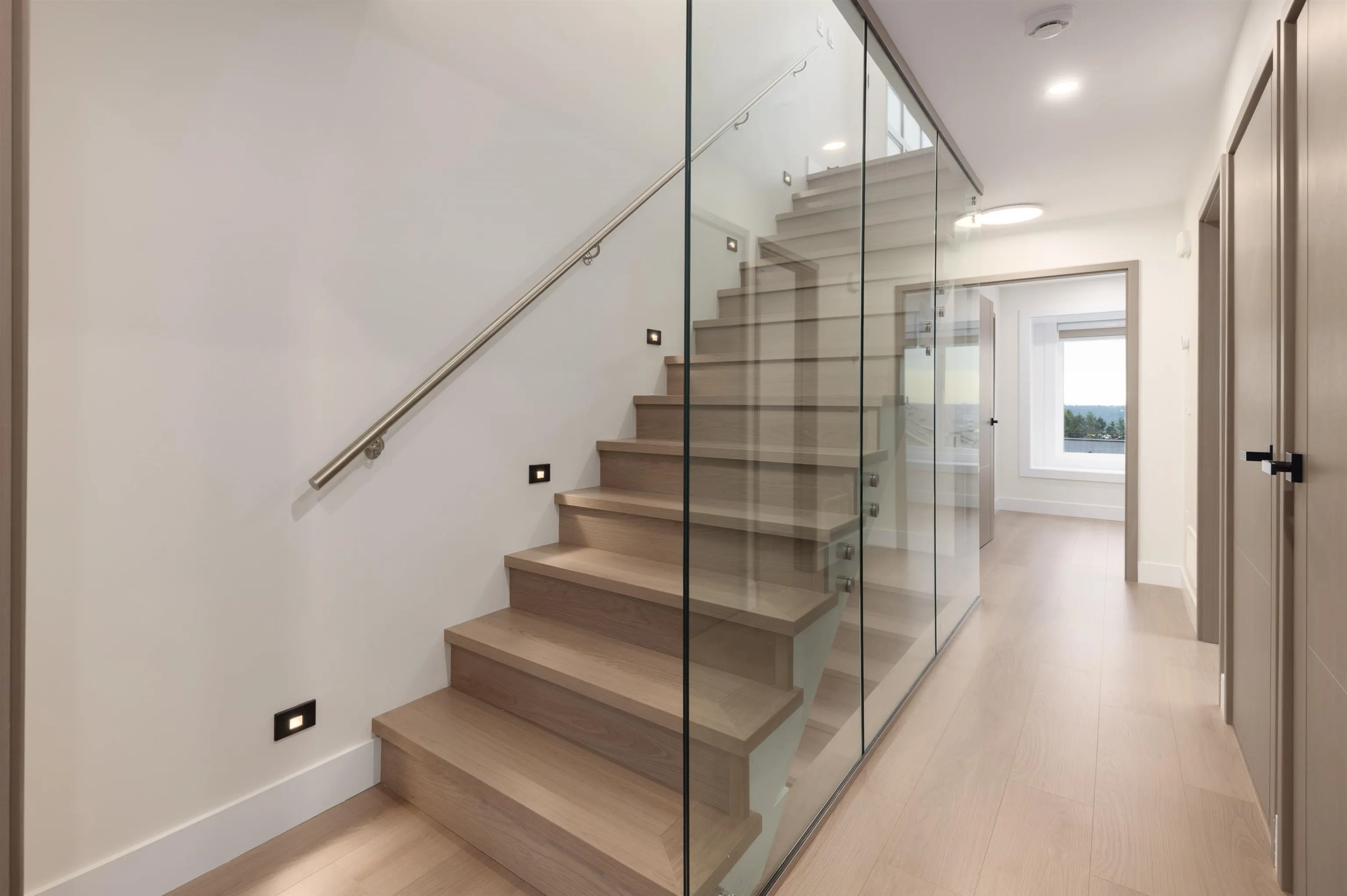 102 914 Rochester Avenue